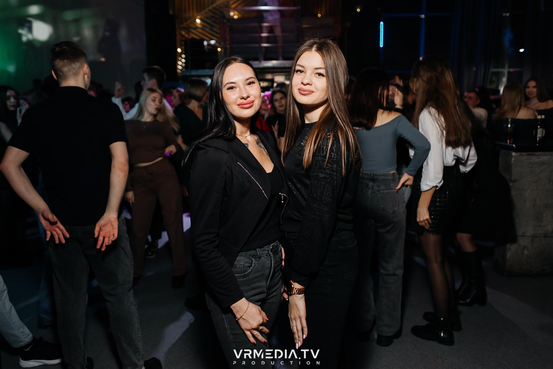 Выходные в баре «DOSKI»