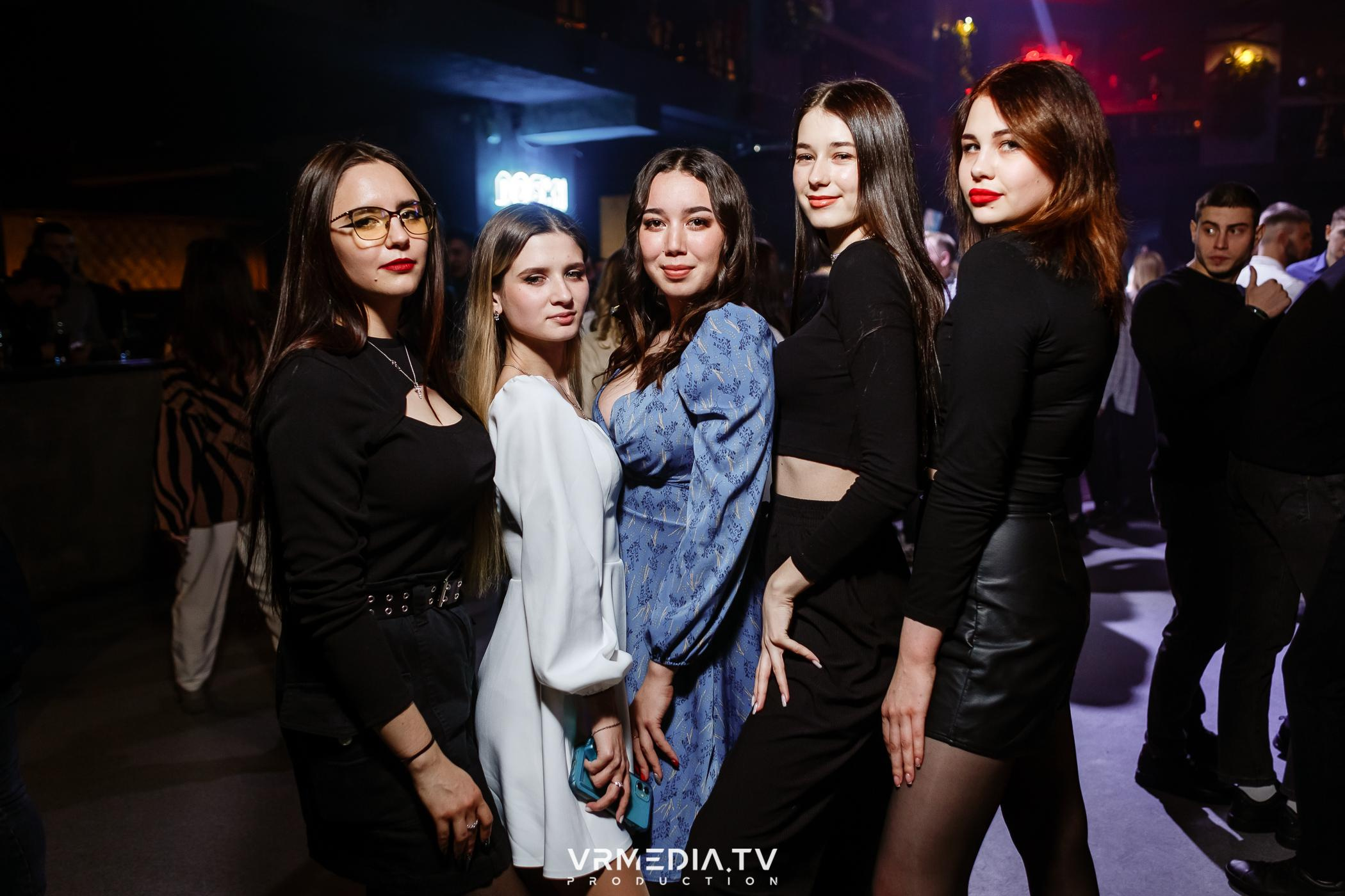 Выходные в баре «DOSKI»