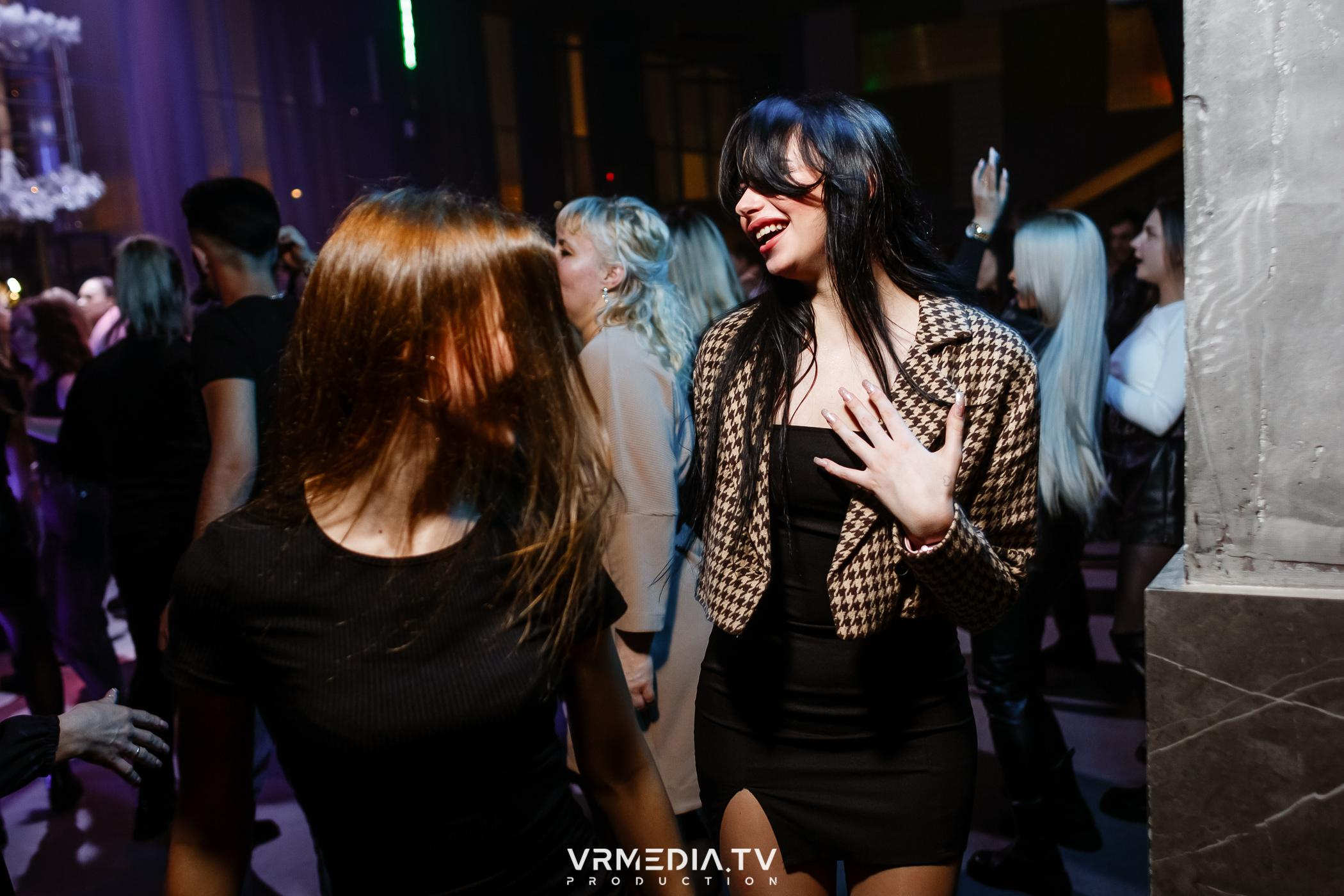 Выходные в баре «DOSKI»