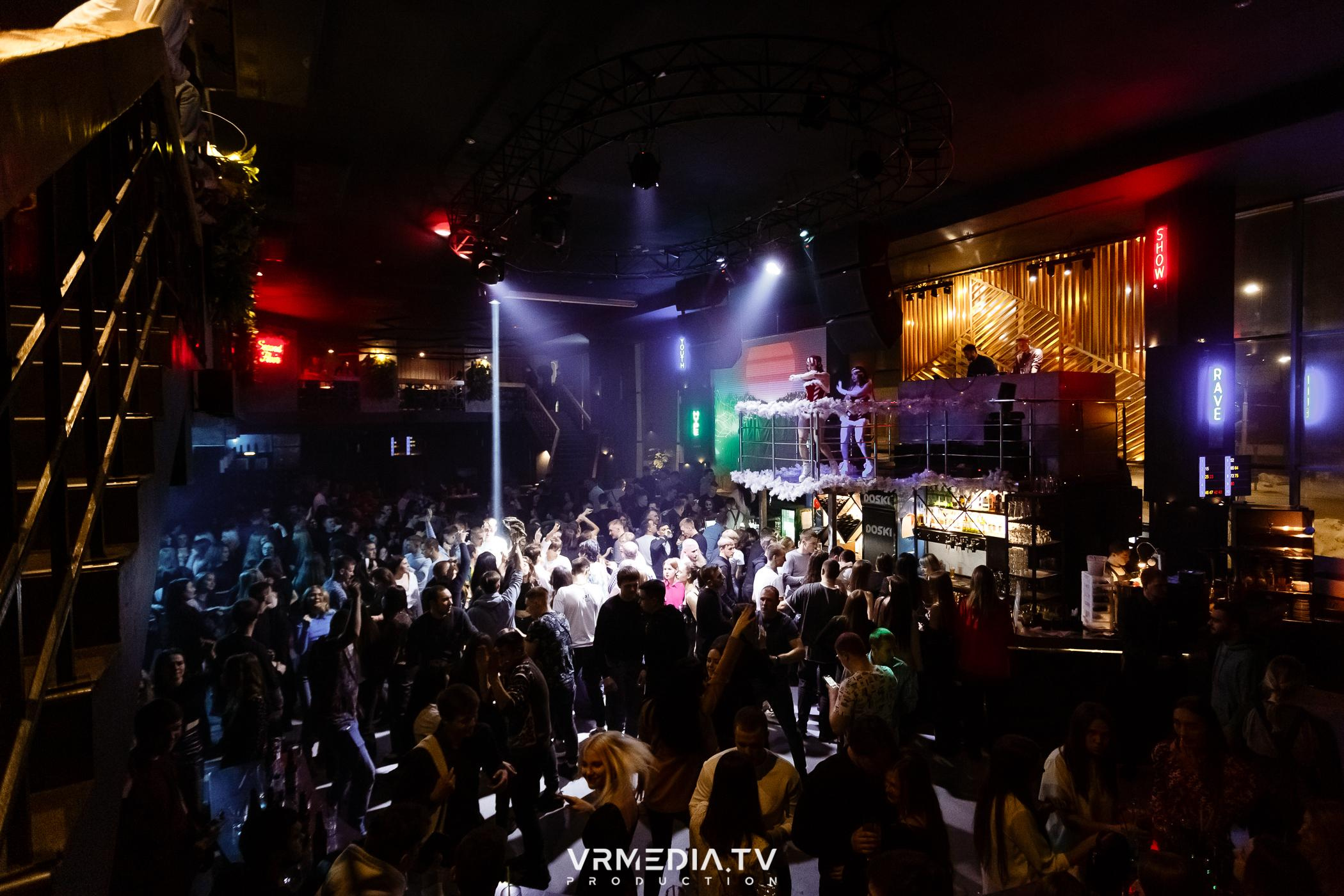 Выходные в баре «DOSKI»