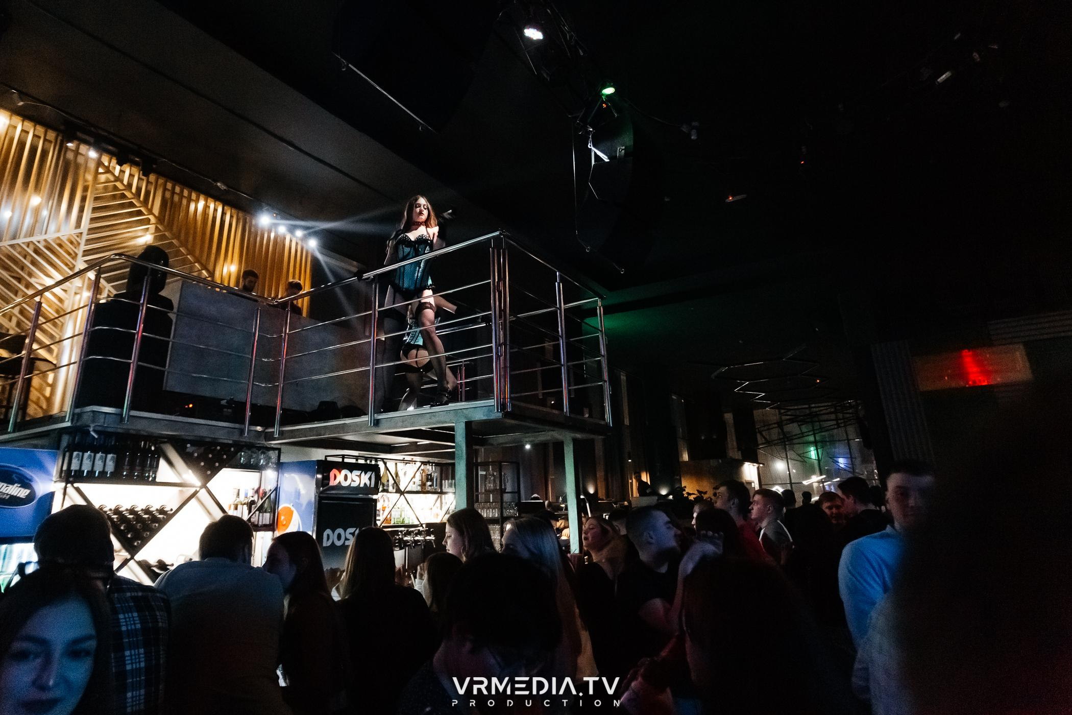 Выходные в баре «DOSKI»