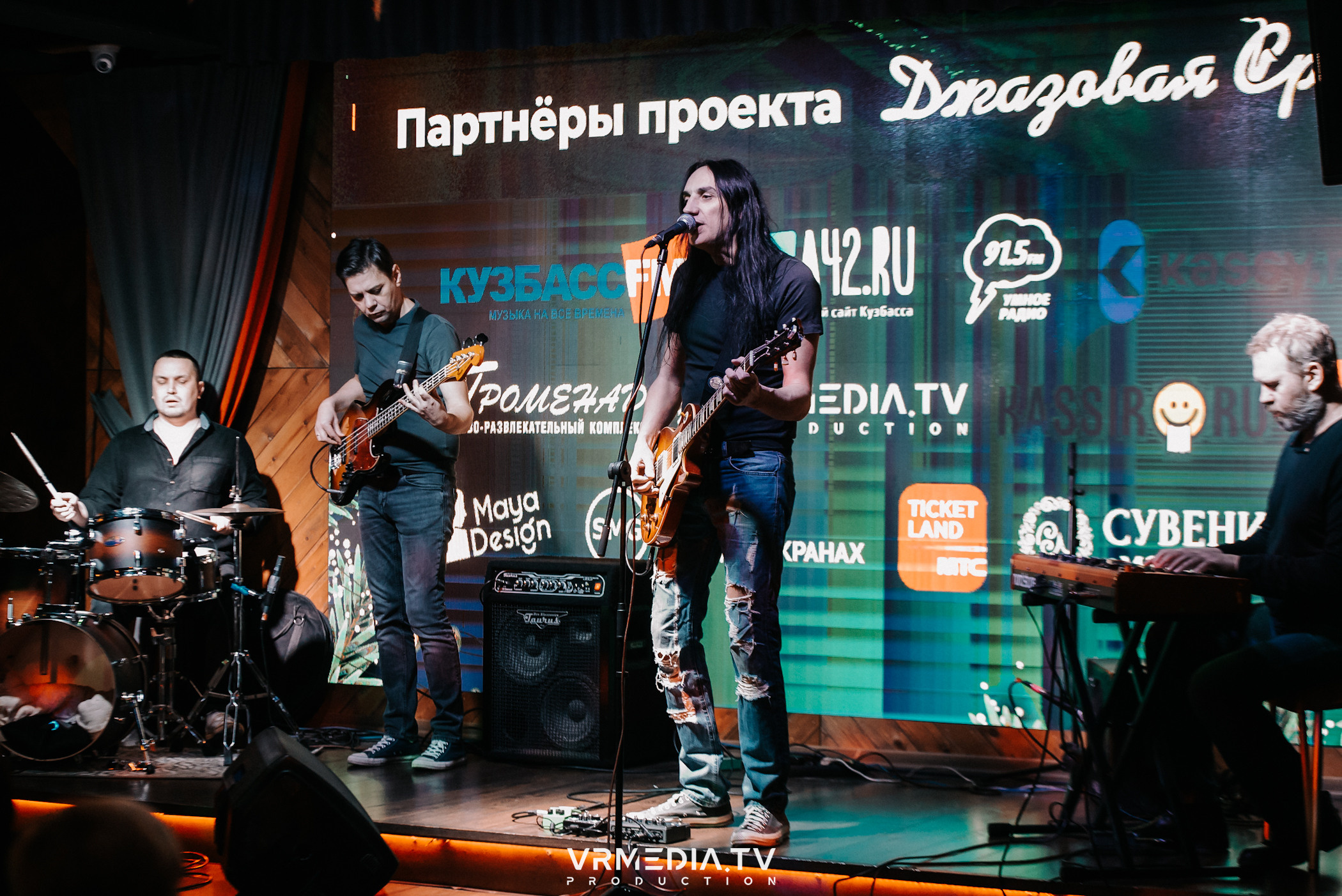 Джазовая среда: Collini Blues Balls (Новосибирск)