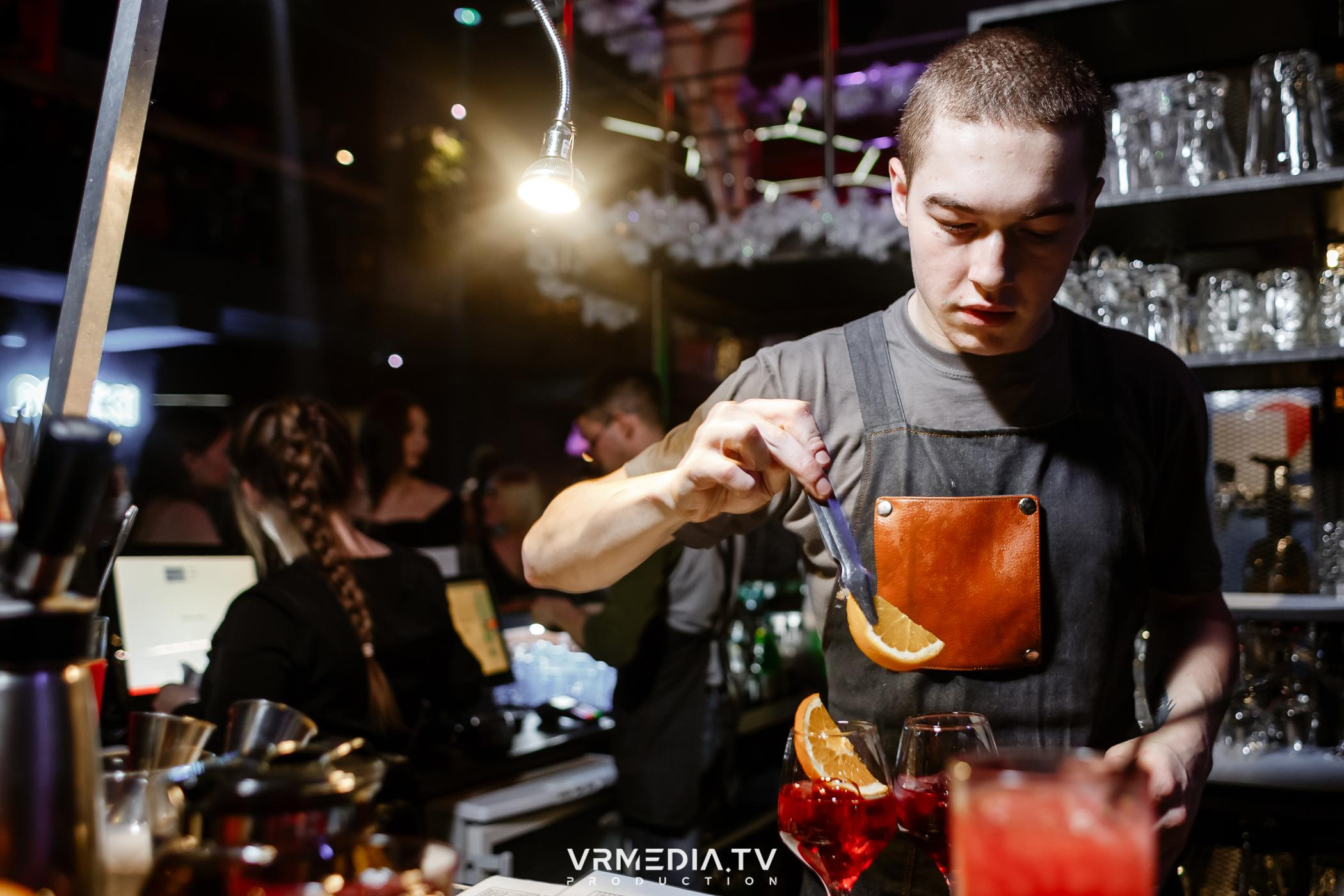 Выходные в баре «DOSKI»