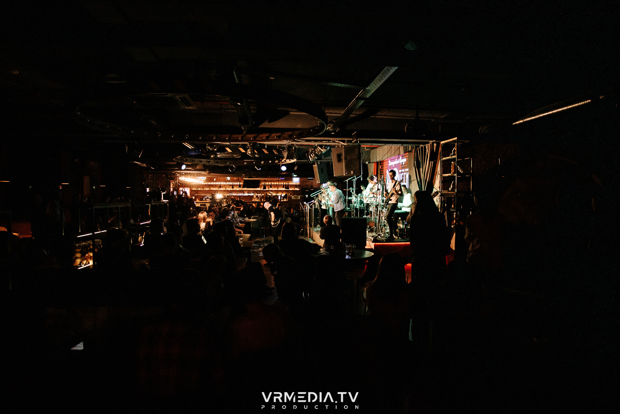 Джазовая среда: BBQueen: Переменная облачность