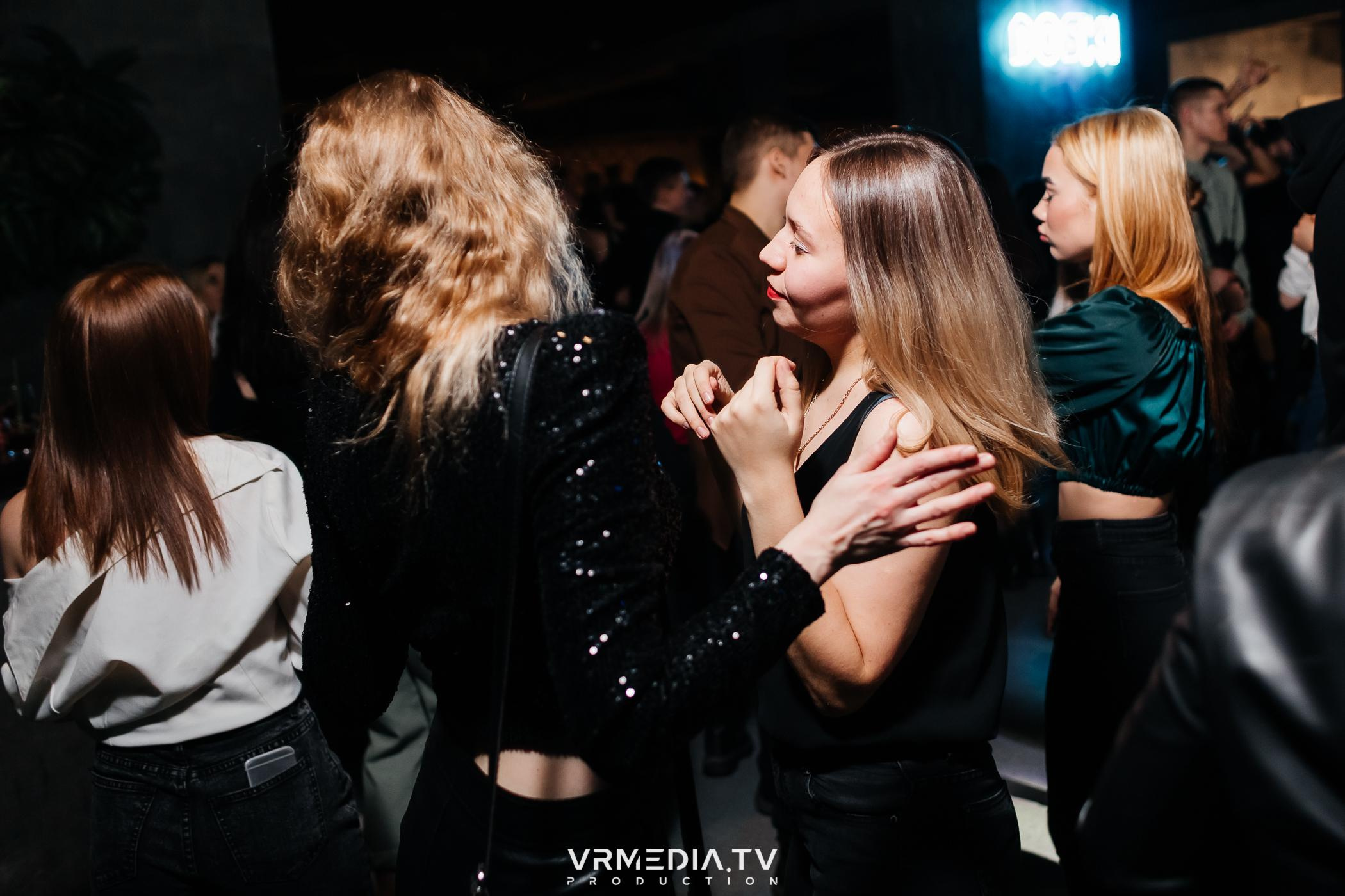 Выходные в баре «DOSKI»