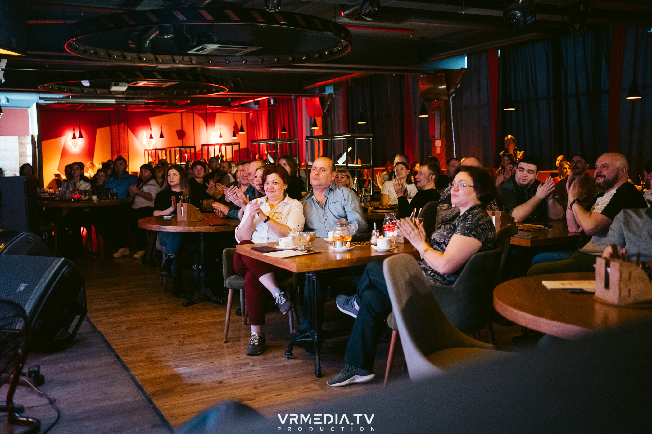 Джазовая среда: шоу «КИНОхроника»