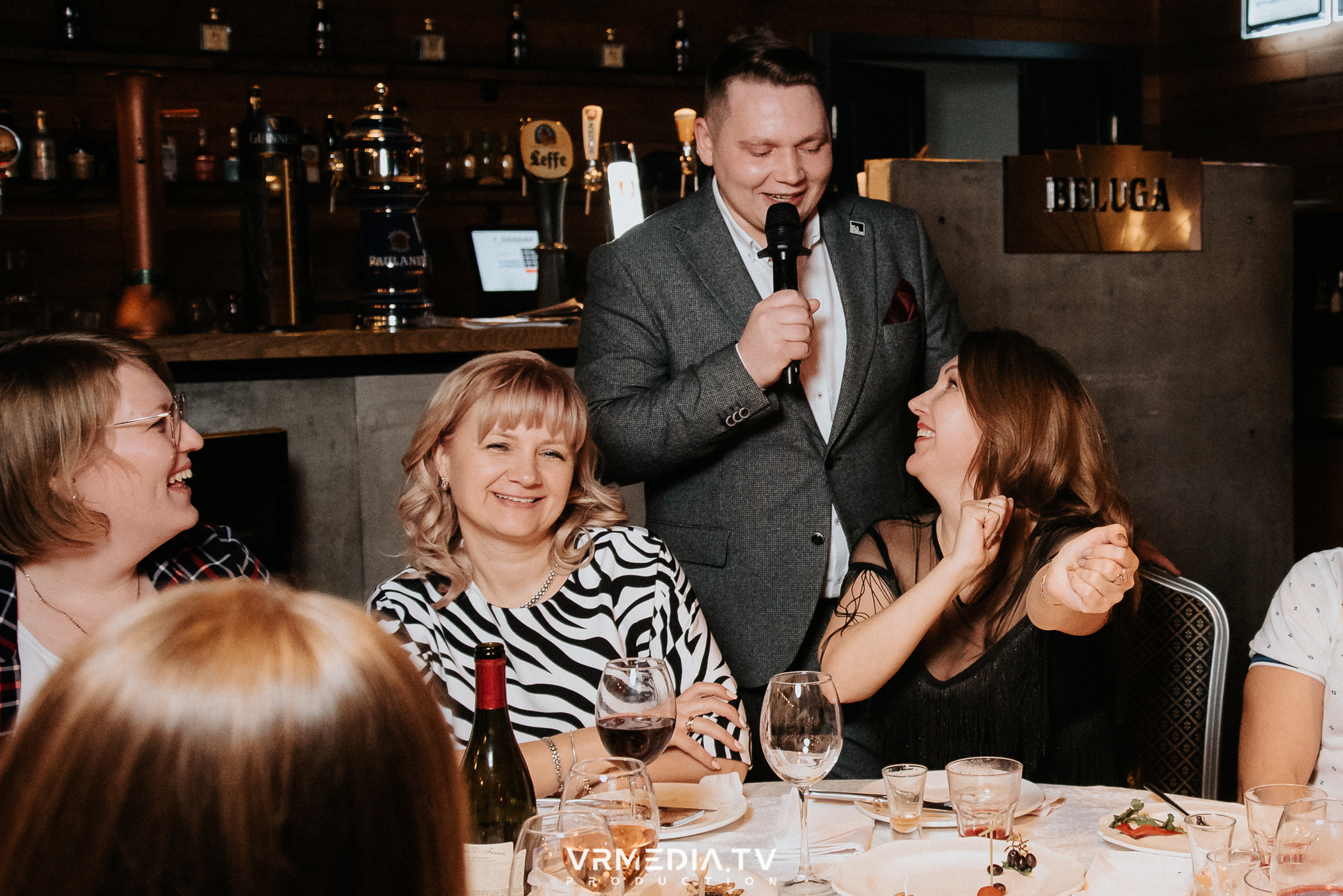 Жаркий новогодний корпоратив в гриль-баре «Жара»