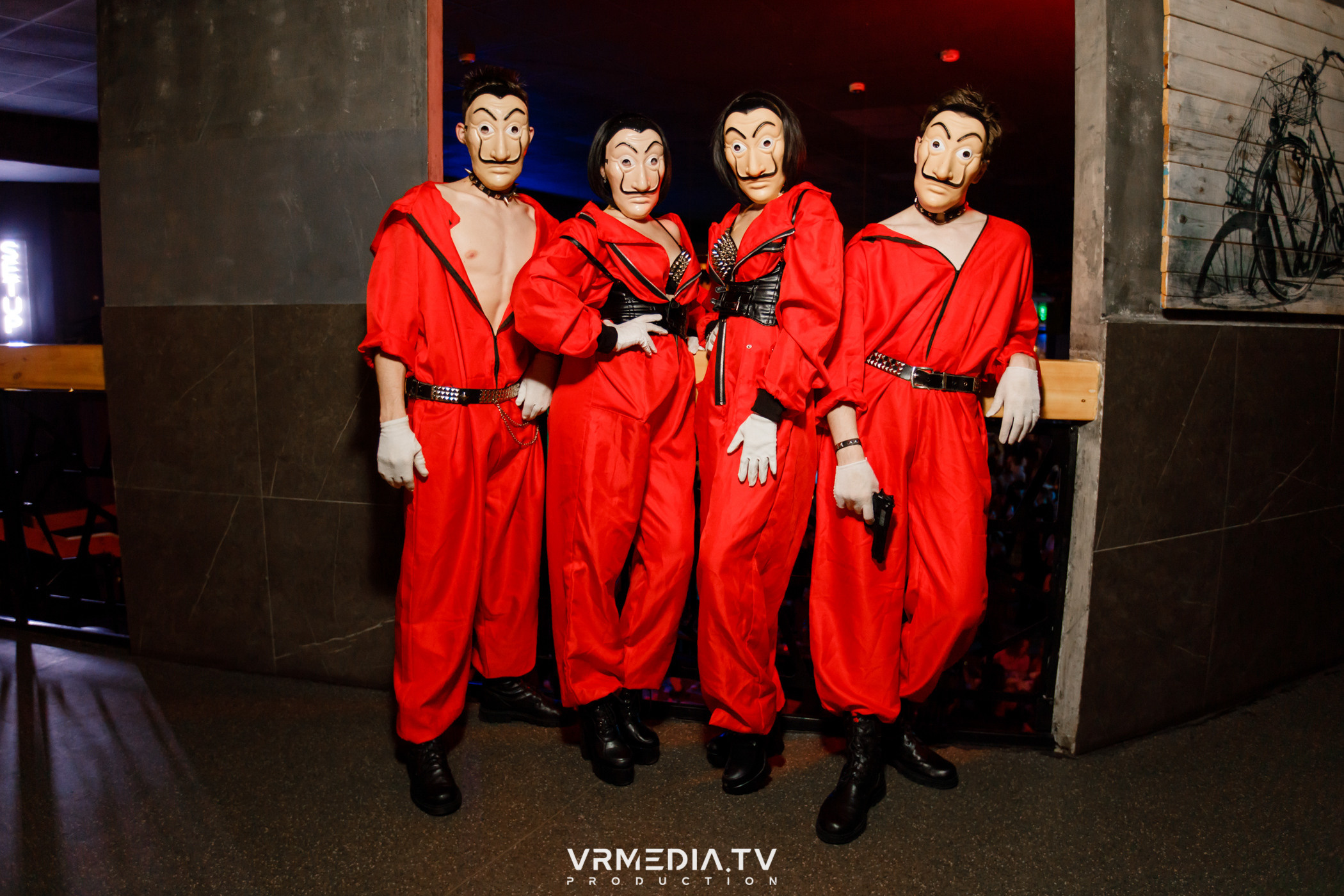 Выходные в баре «DOSKI»