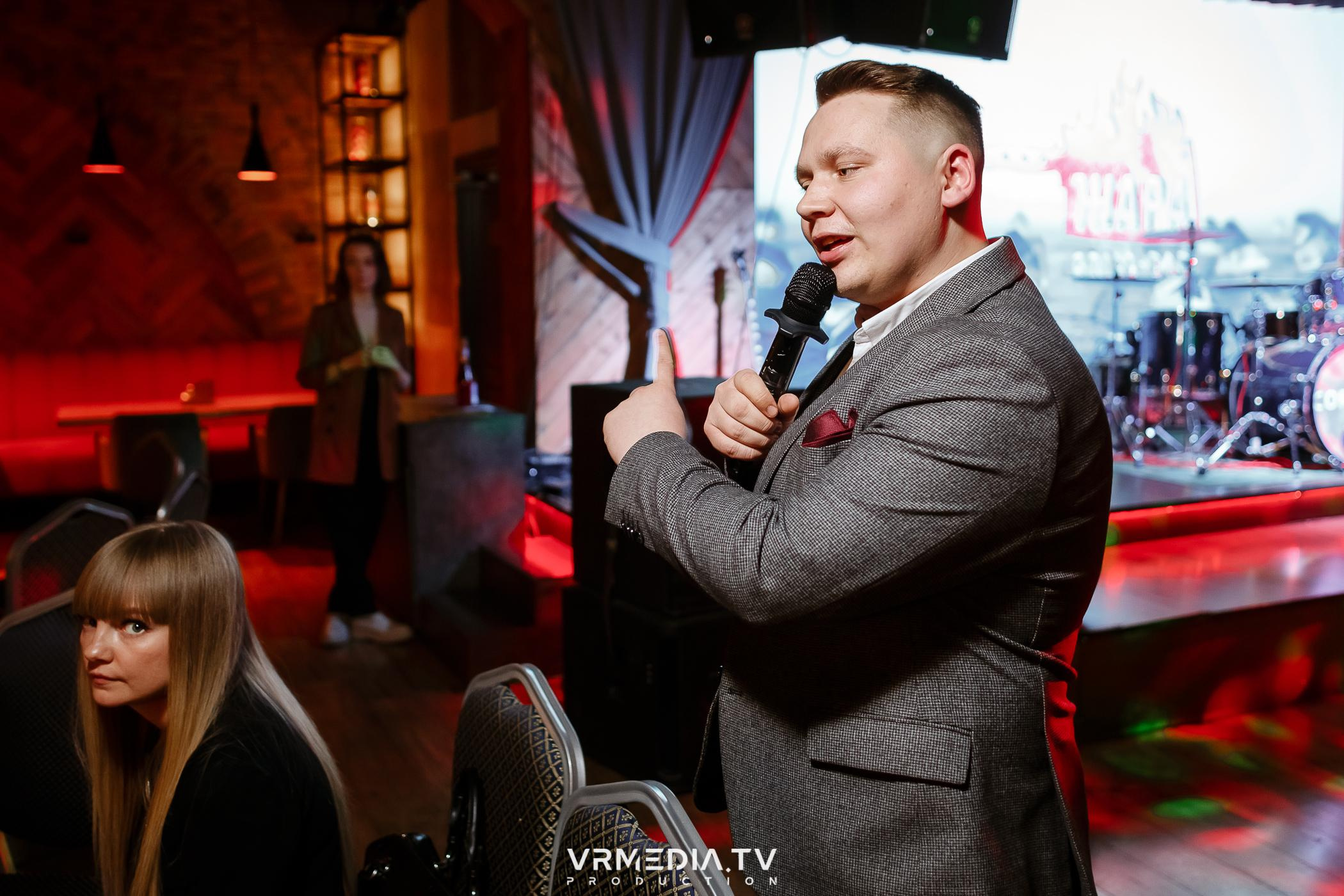 Жаркий новогодний корпоратив в гриль-баре «Жара»