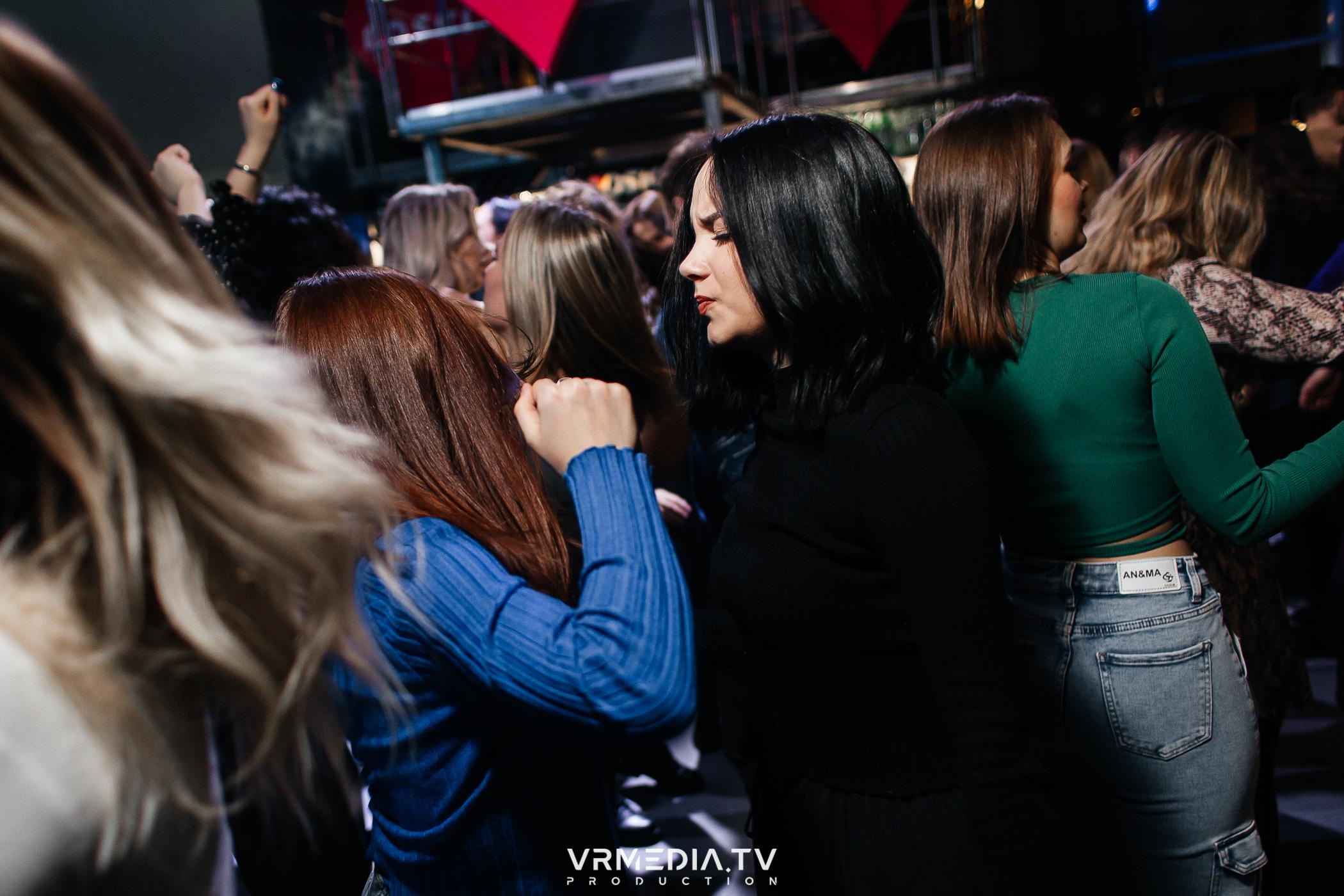 Выходные в баре «DOSKI»