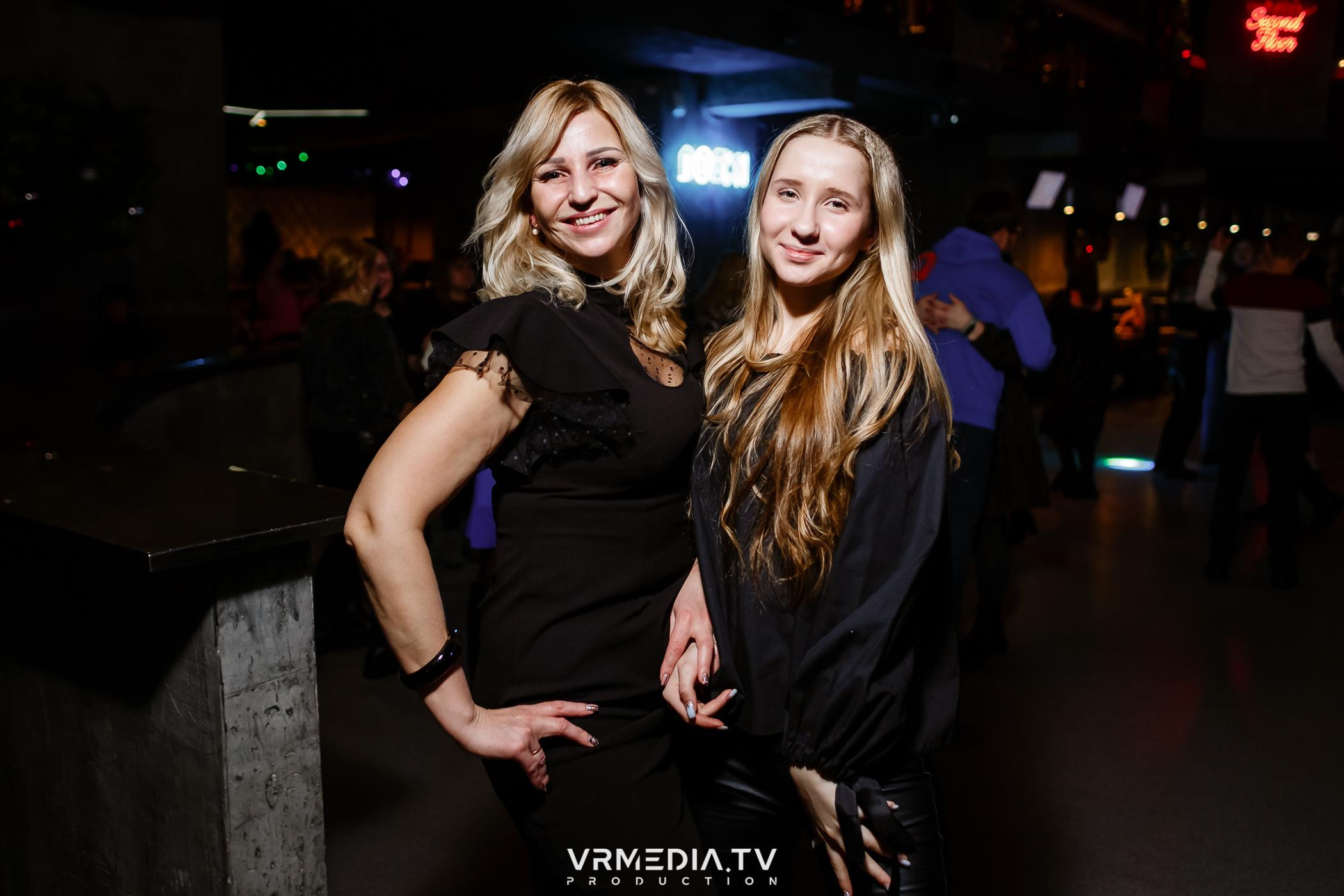 Выходные в баре «DOSKI»