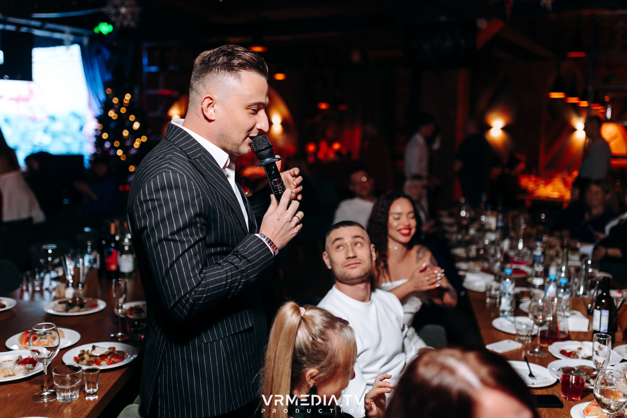 Жаркий новогодний корпоратив в гриль-баре «Жара»