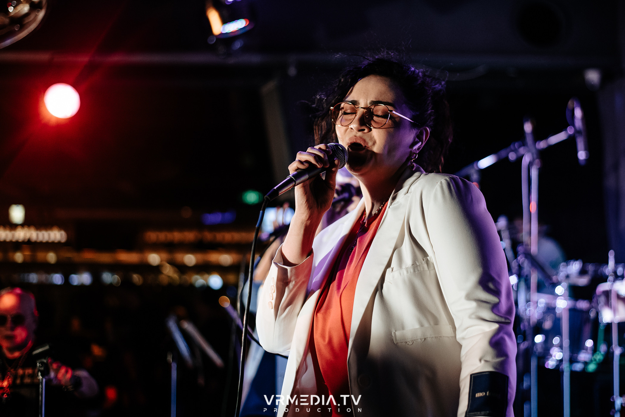 Джазовая среда: BBQueen: Переменная облачность