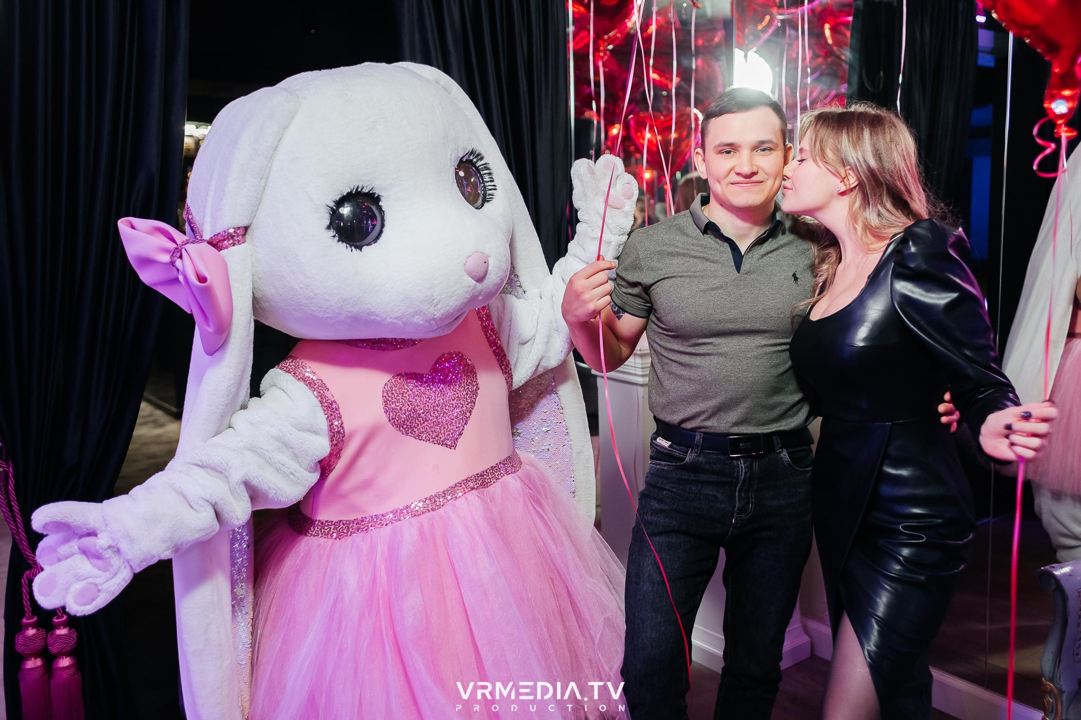 День святого Валентина в караоке-баре «Volna»