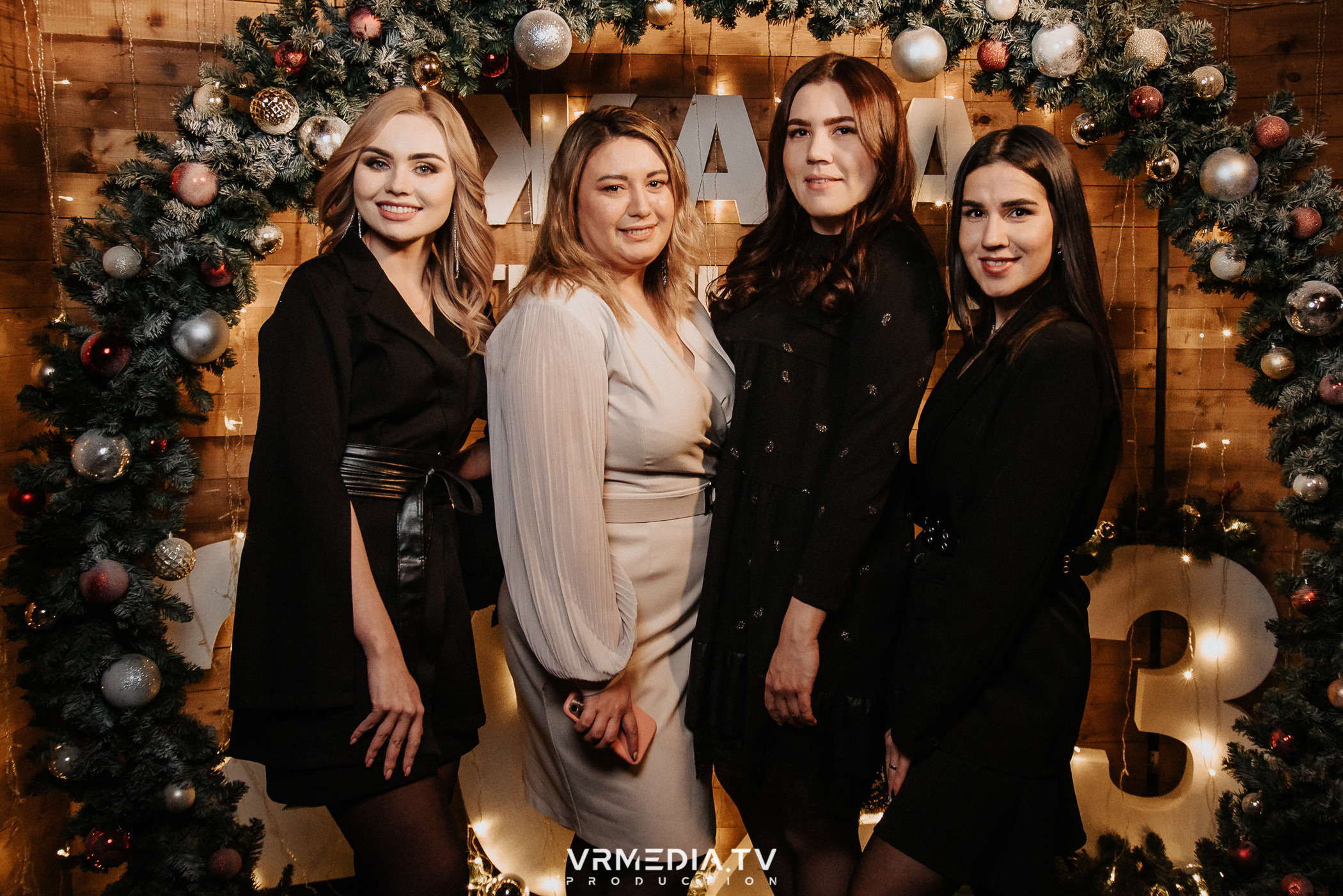 Жаркий новогодний корпоратив в гриль-баре «Жара»