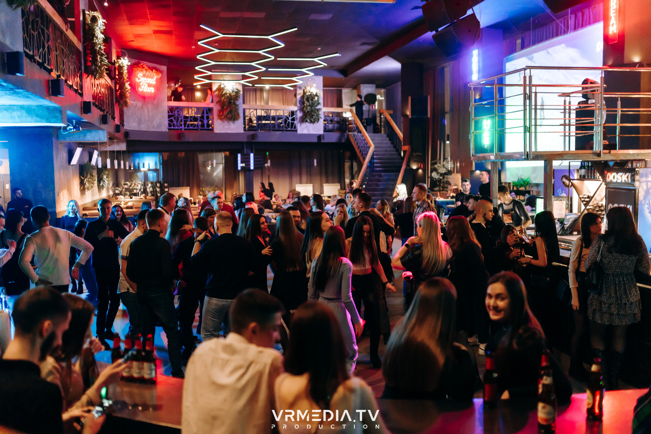 Выходные в баре «DOSKI»