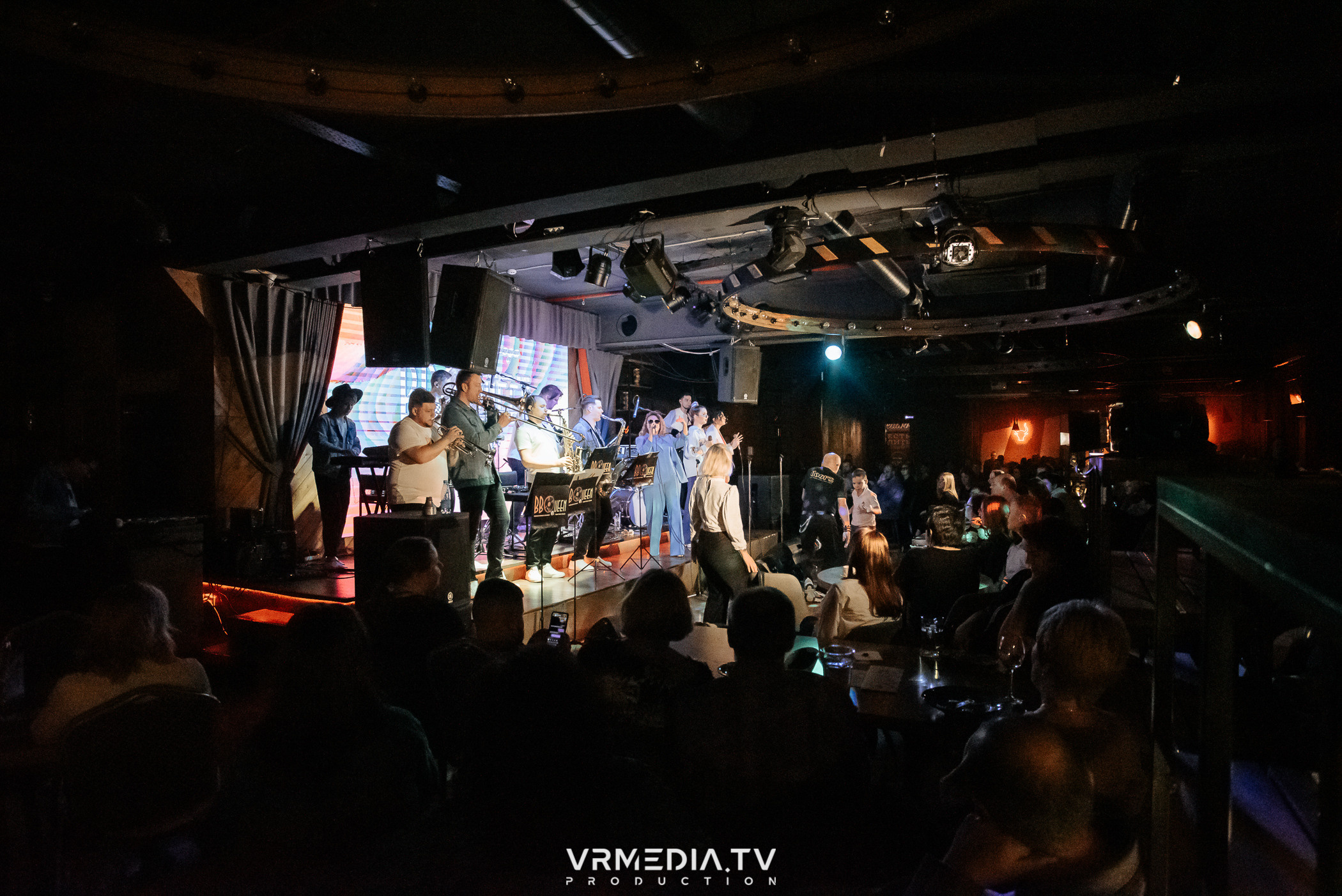 Джазовая среда: BBQueen: Переменная облачность