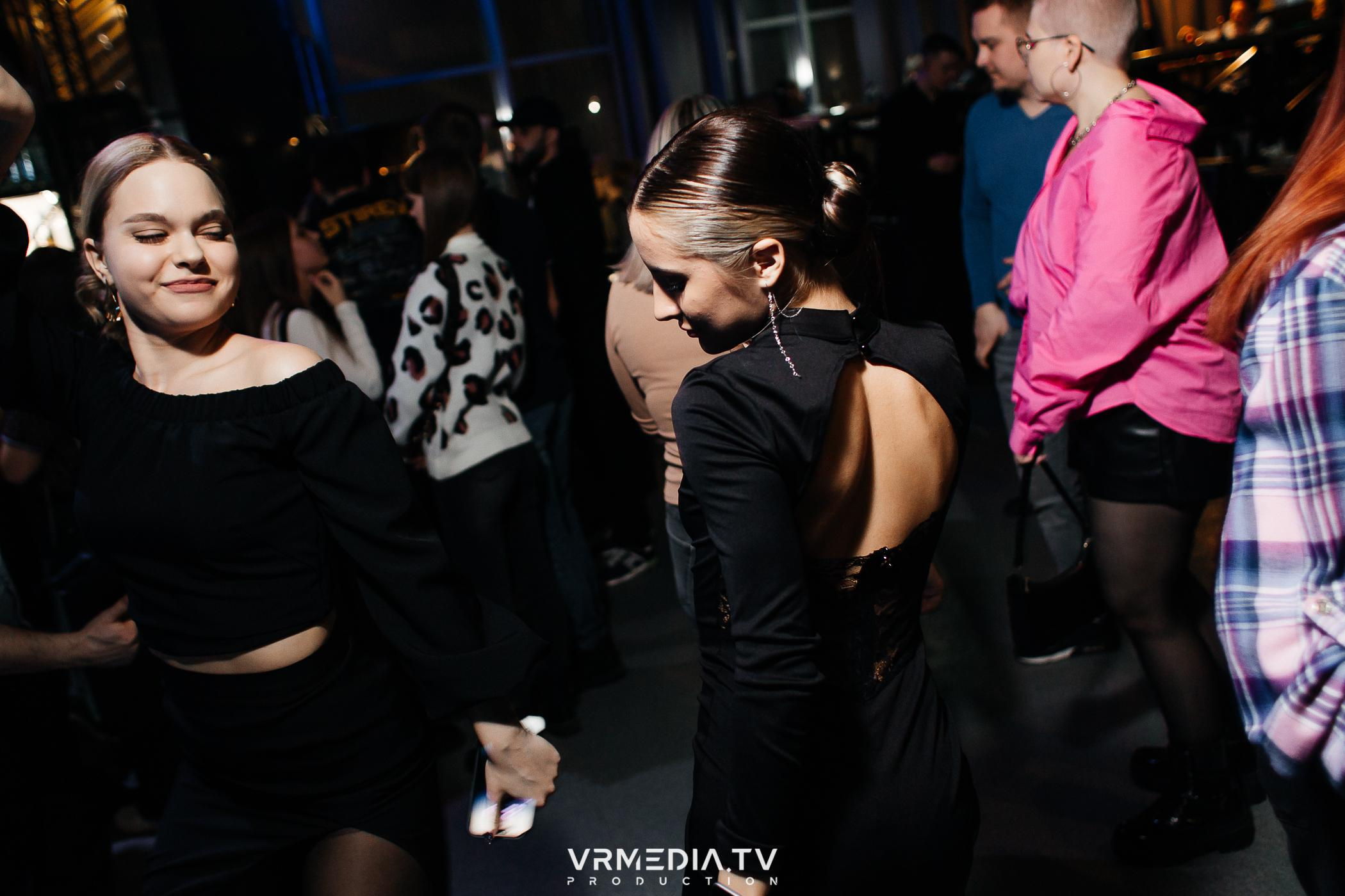 Выходные в баре «DOSKI»