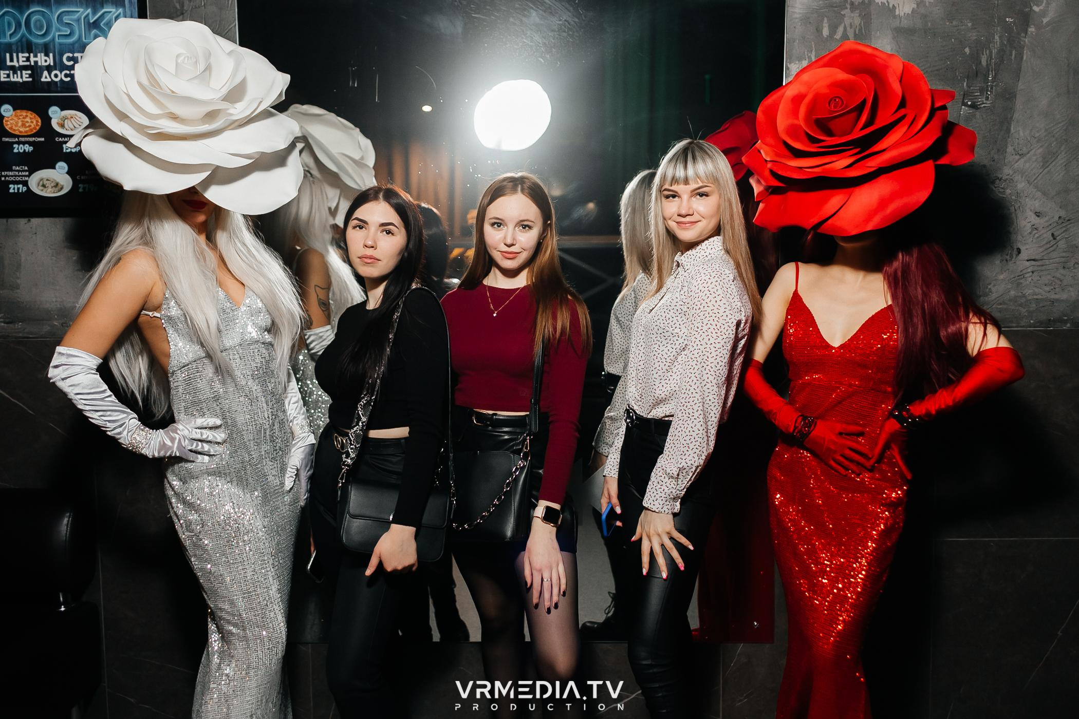 Выходные в баре «DOSKI»