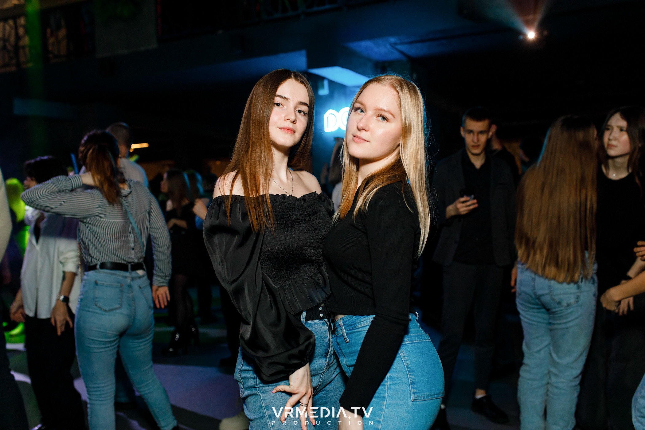 Выходные в баре «DOSKI»