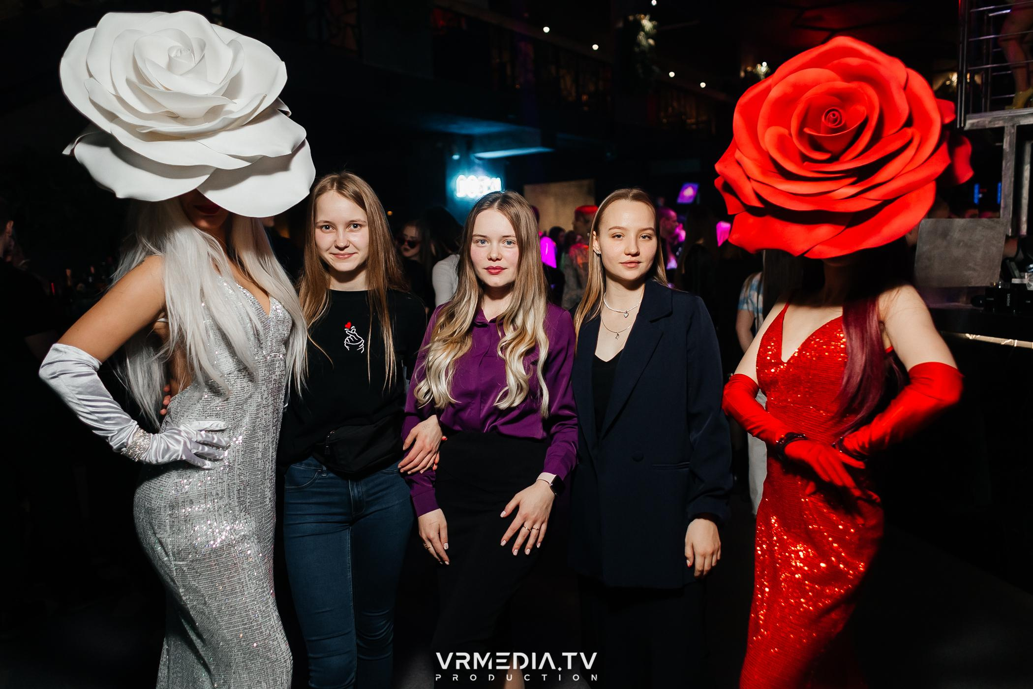 Выходные в баре «DOSKI»