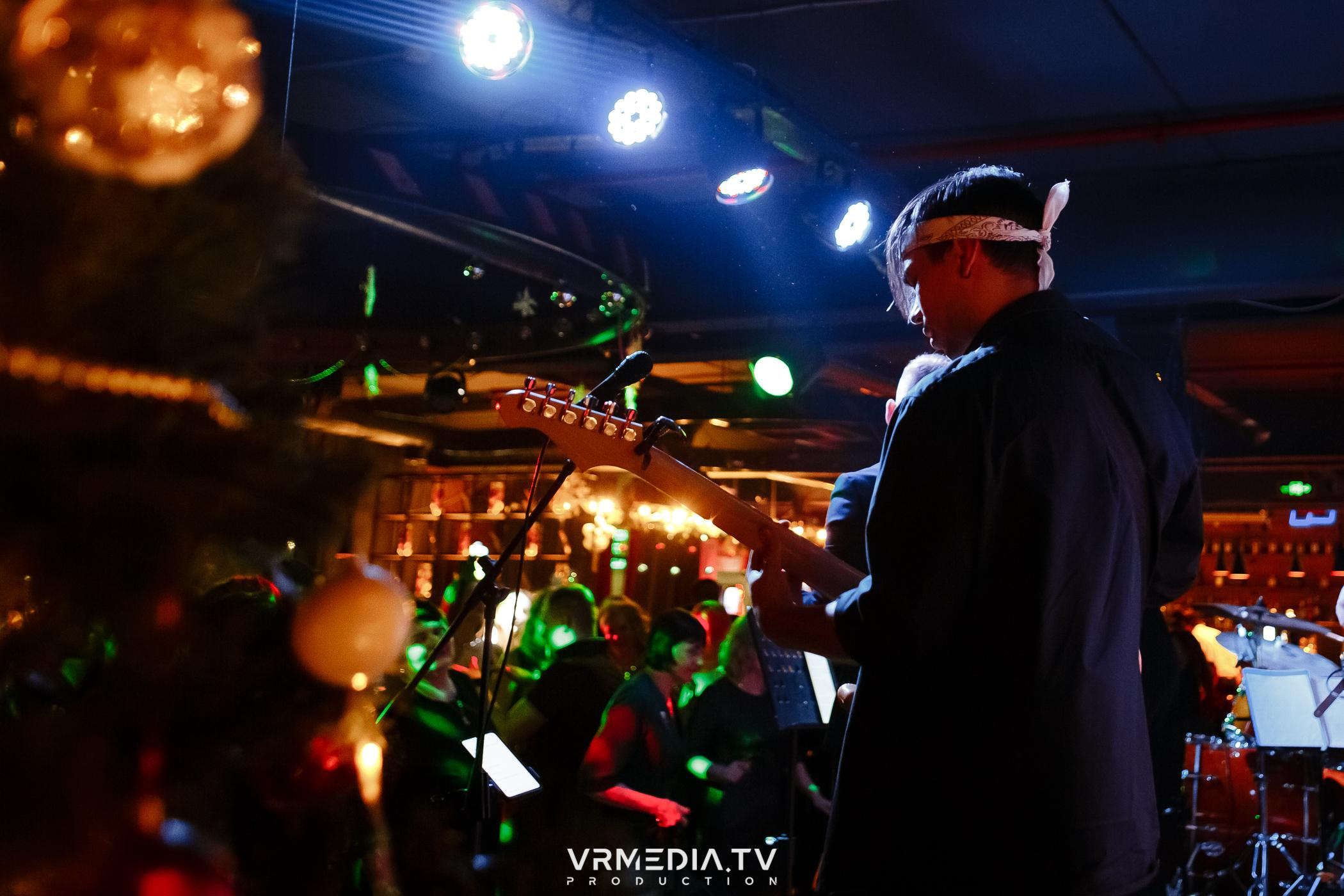 Жаркий новогодний корпоратив в гриль-баре «Жара»