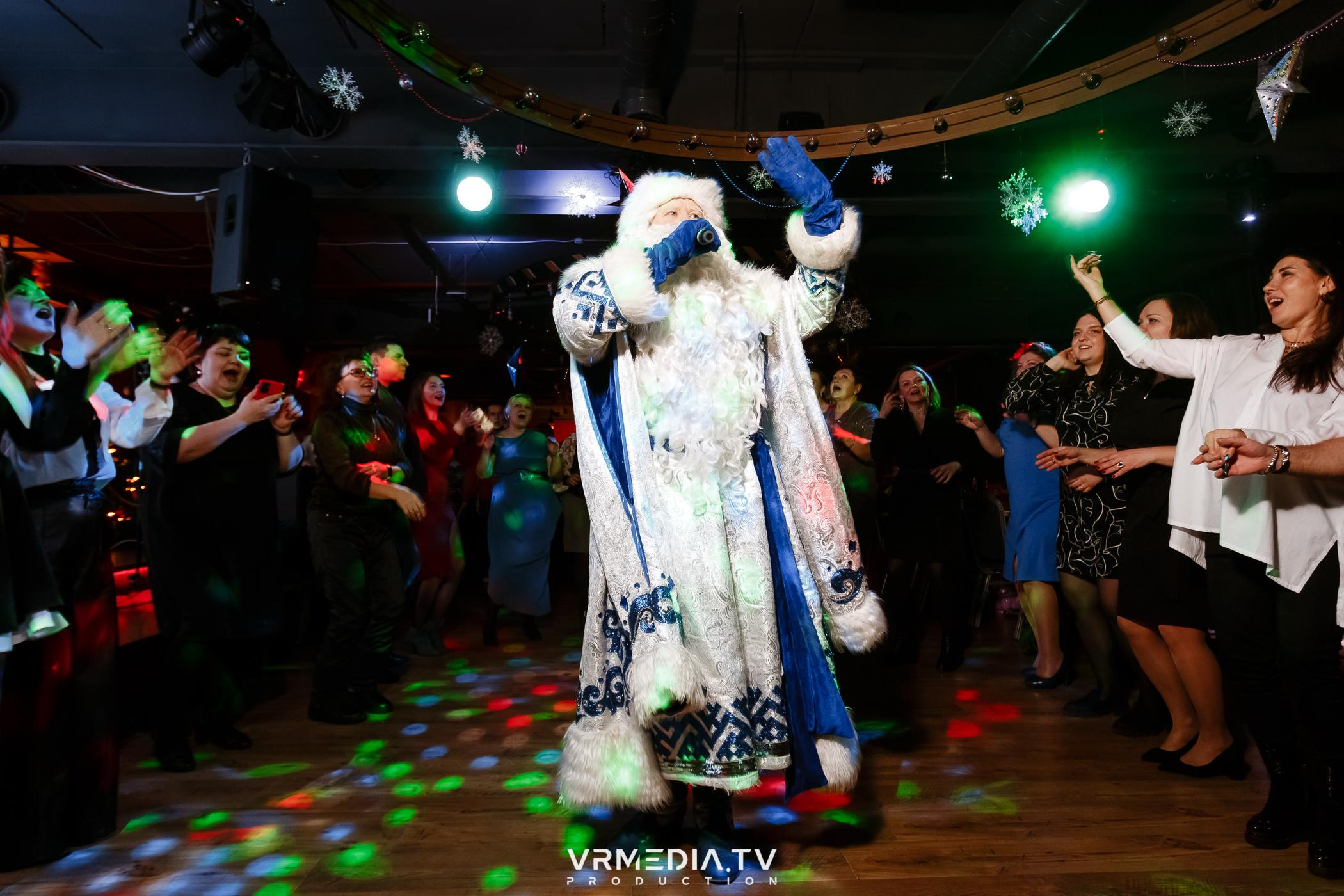 Жаркий новогодний корпоратив в гриль-баре «Жара»