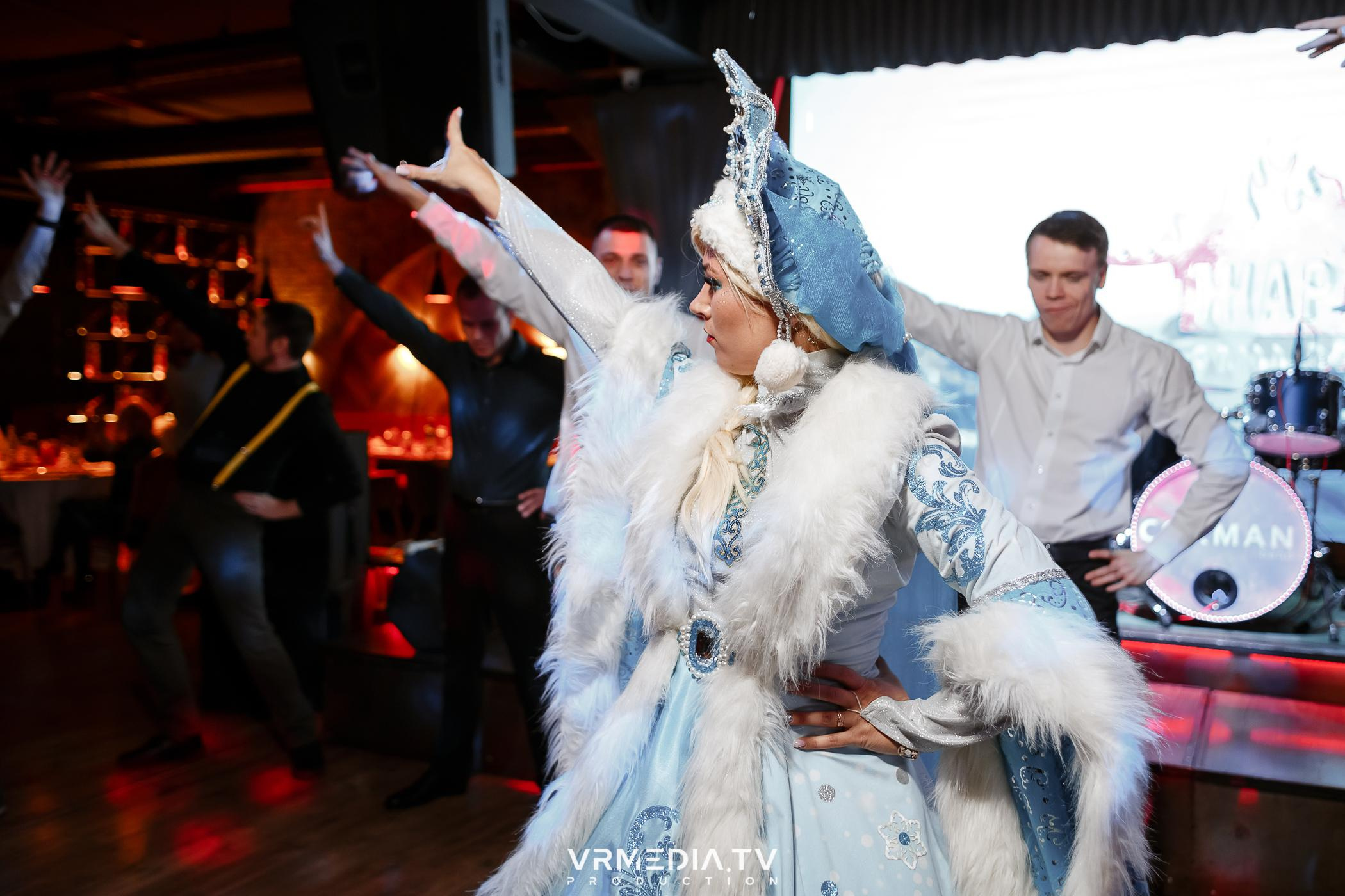 Жаркий новогодний корпоратив в гриль-баре «Жара»