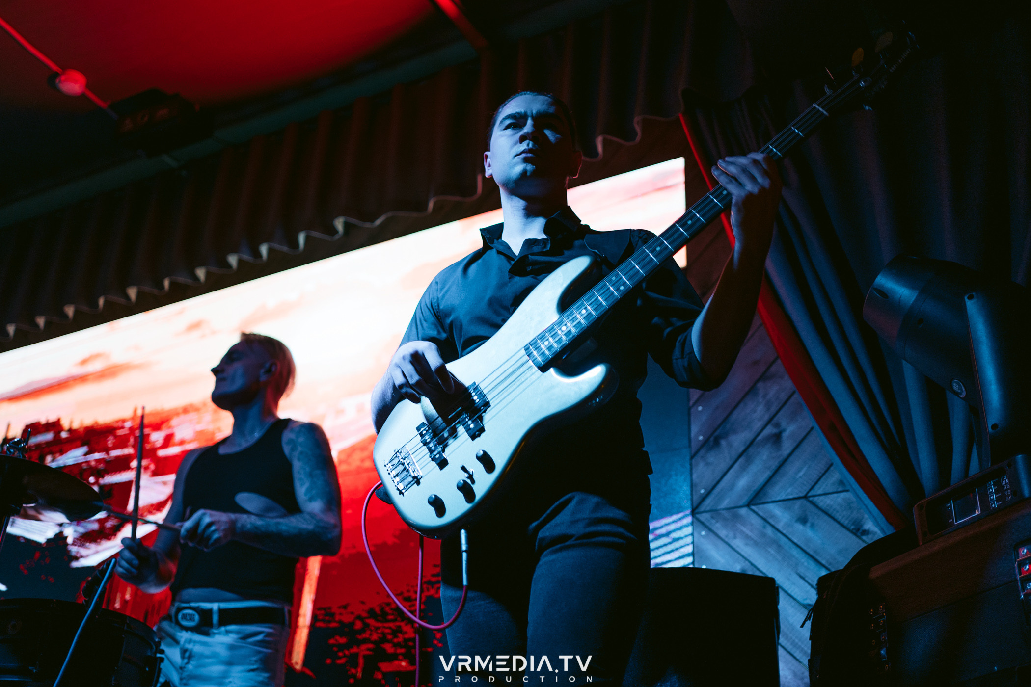 Джазовая среда: шоу «КИНОхроника»