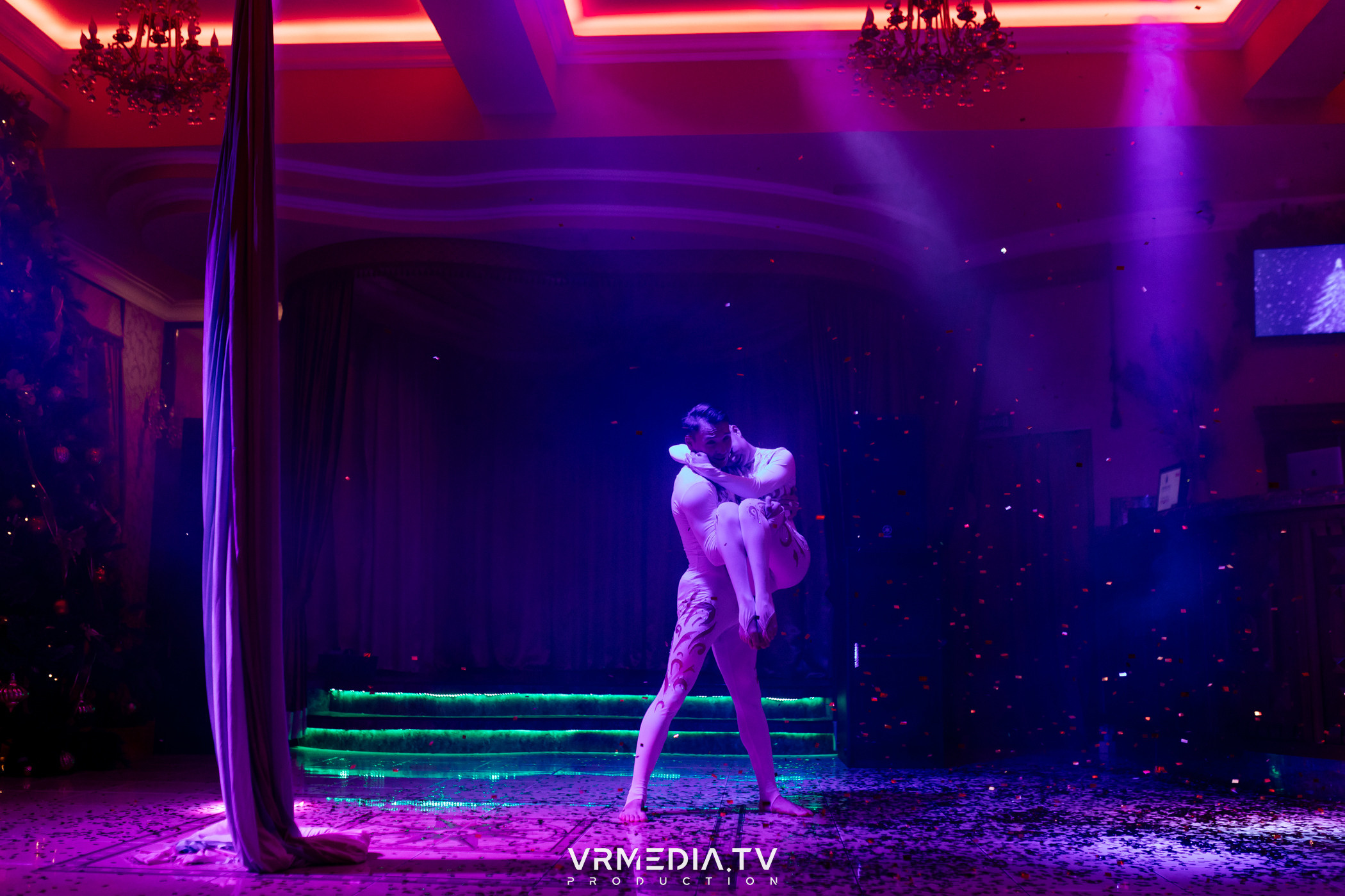 «Новогодний Мюзикл» в ресторане «Лазурный Берег»