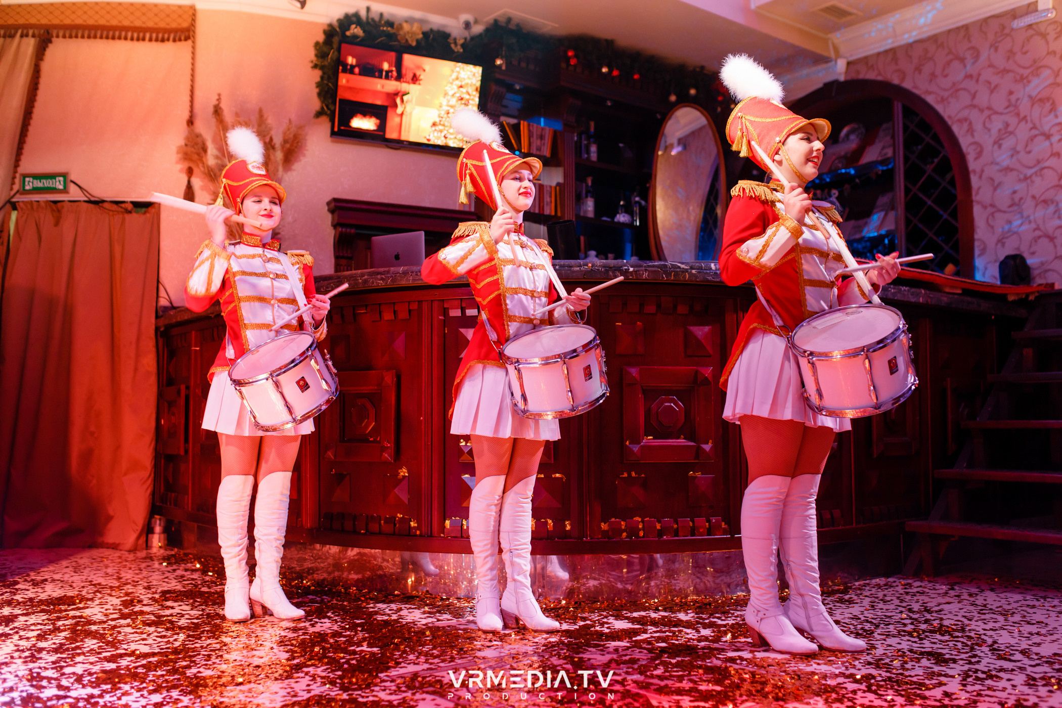 «Новогодний Мюзикл» в ресторане «Лазурный Берег»