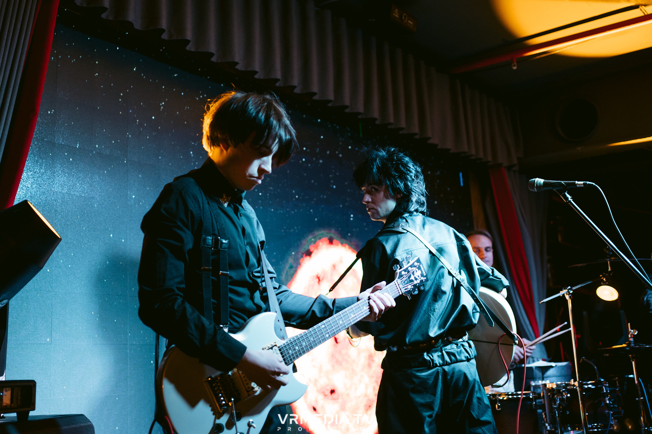 Джазовая среда: шоу «КИНОхроника»