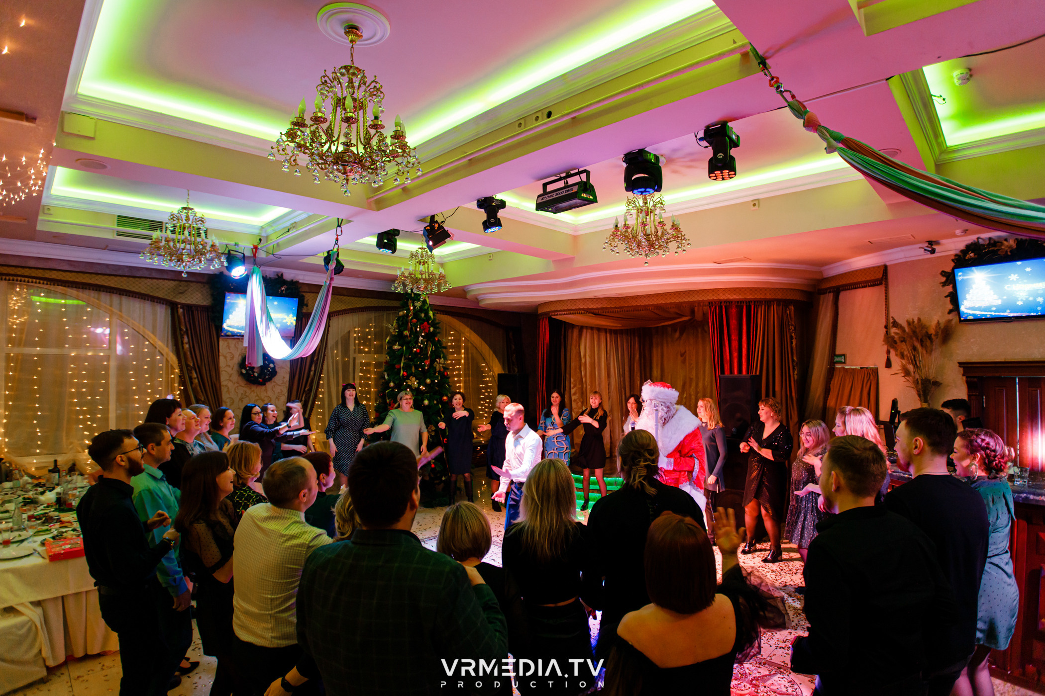 «Новогодний Мюзикл» в ресторане «Лазурный Берег»