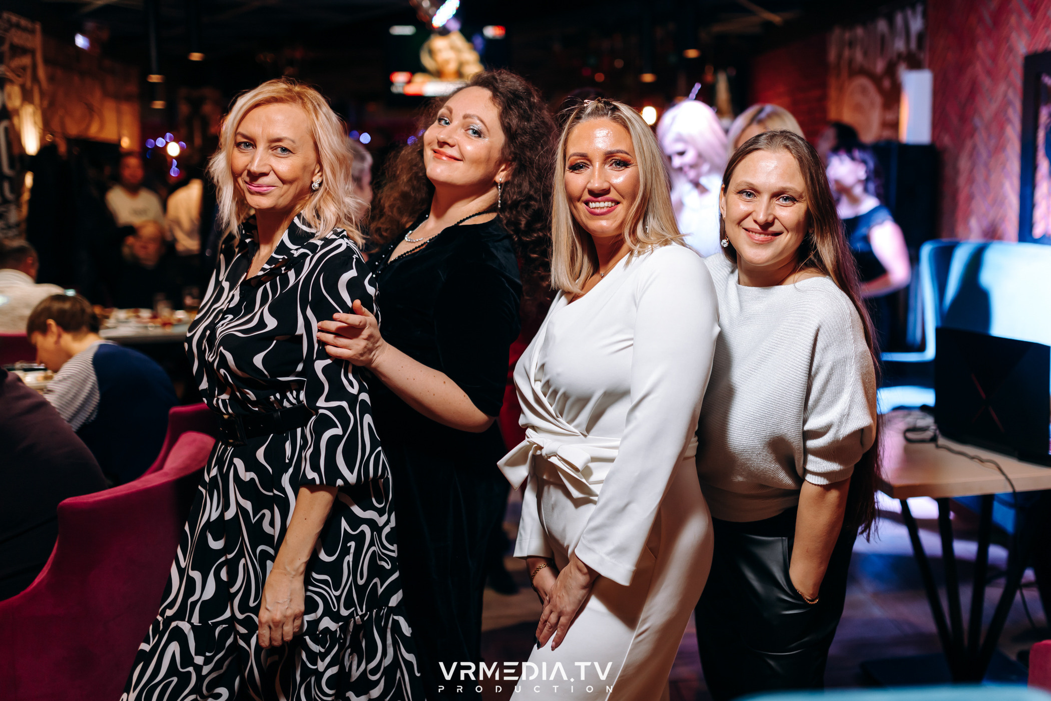 Новогодний вечер в ресторане «Friday»