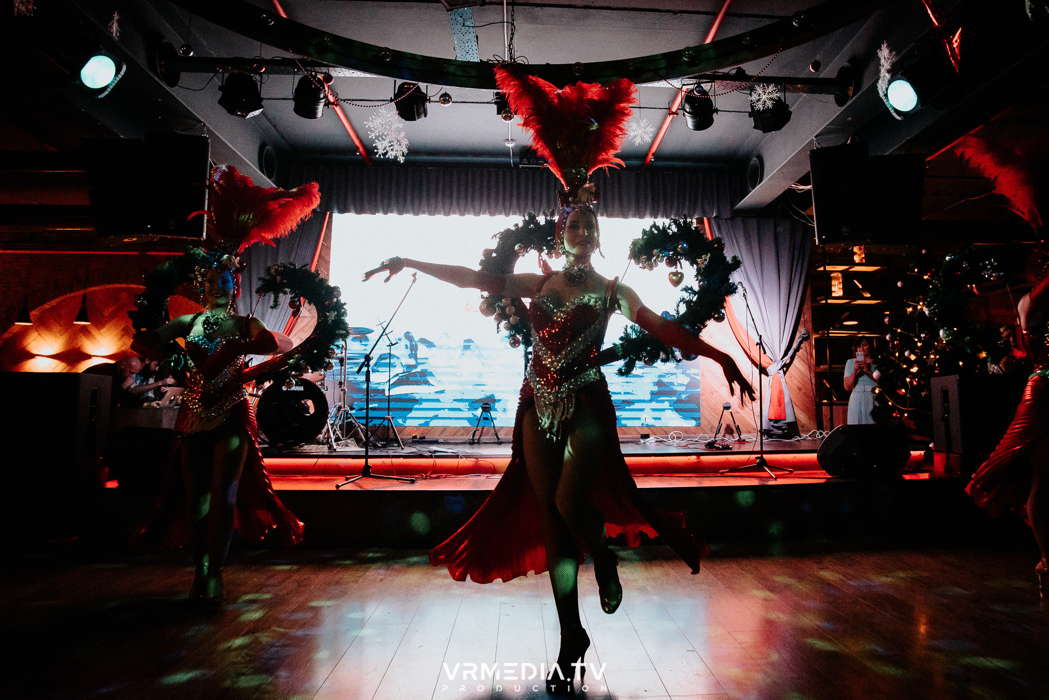 Жаркий новогодний корпоратив в гриль-баре «Жара»