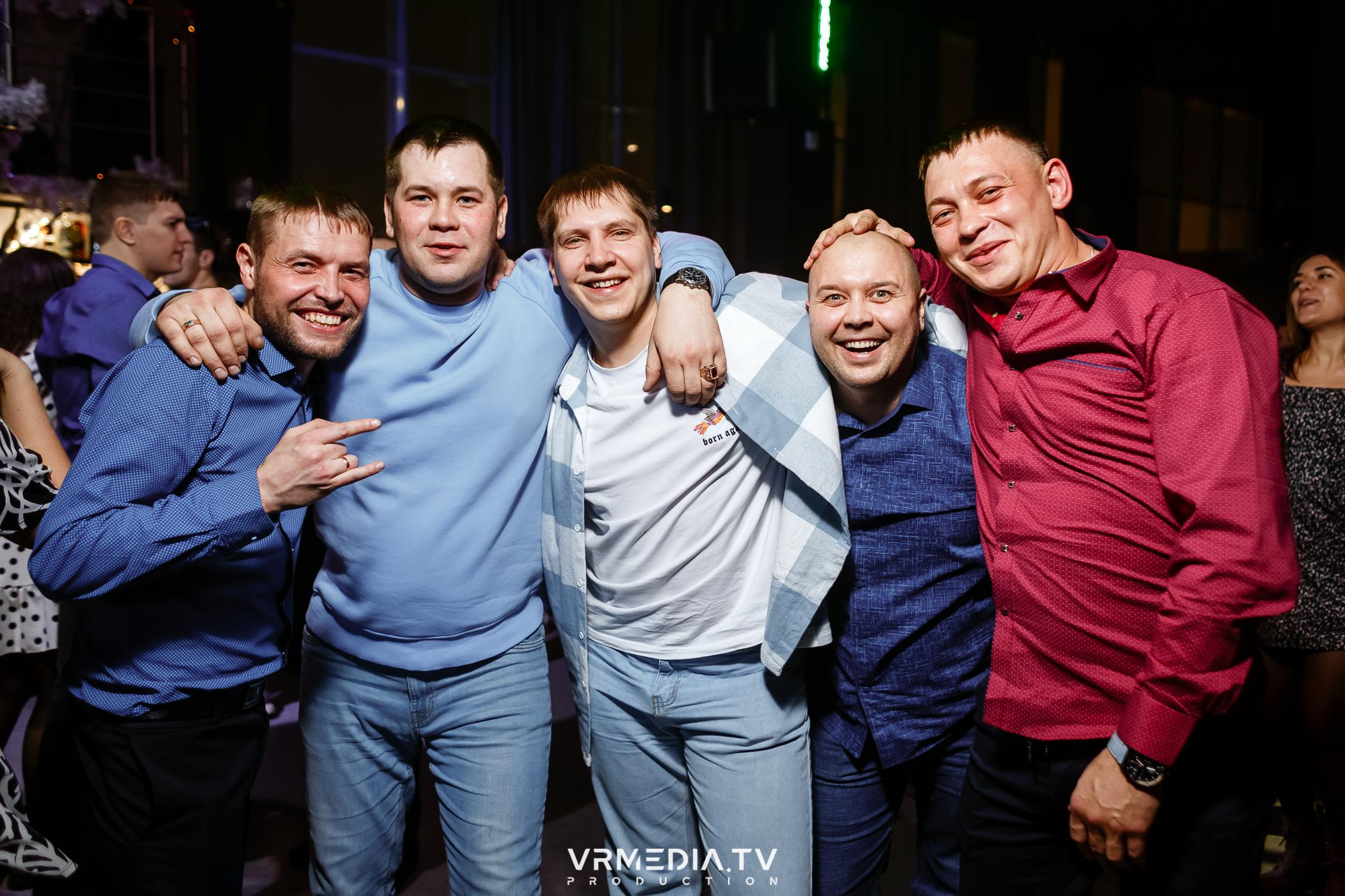 Выходные в баре «DOSKI»