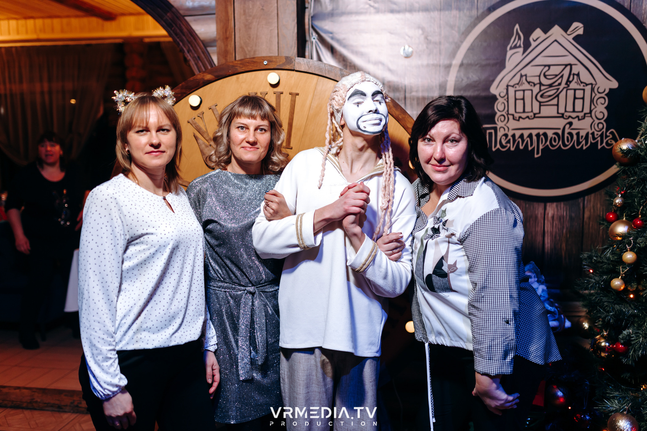 Новогодний вечер «У Петровича»