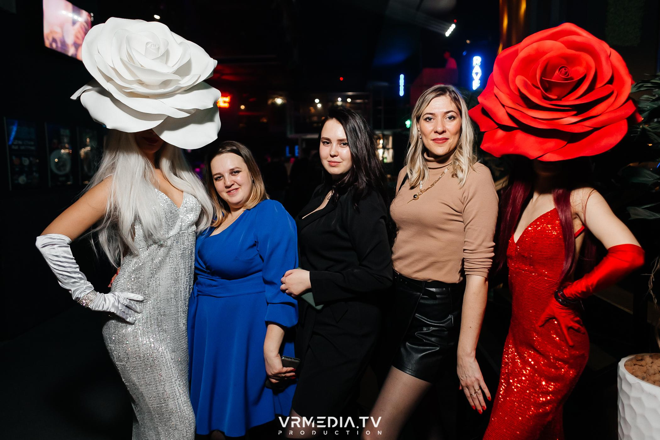 Выходные в баре «DOSKI»