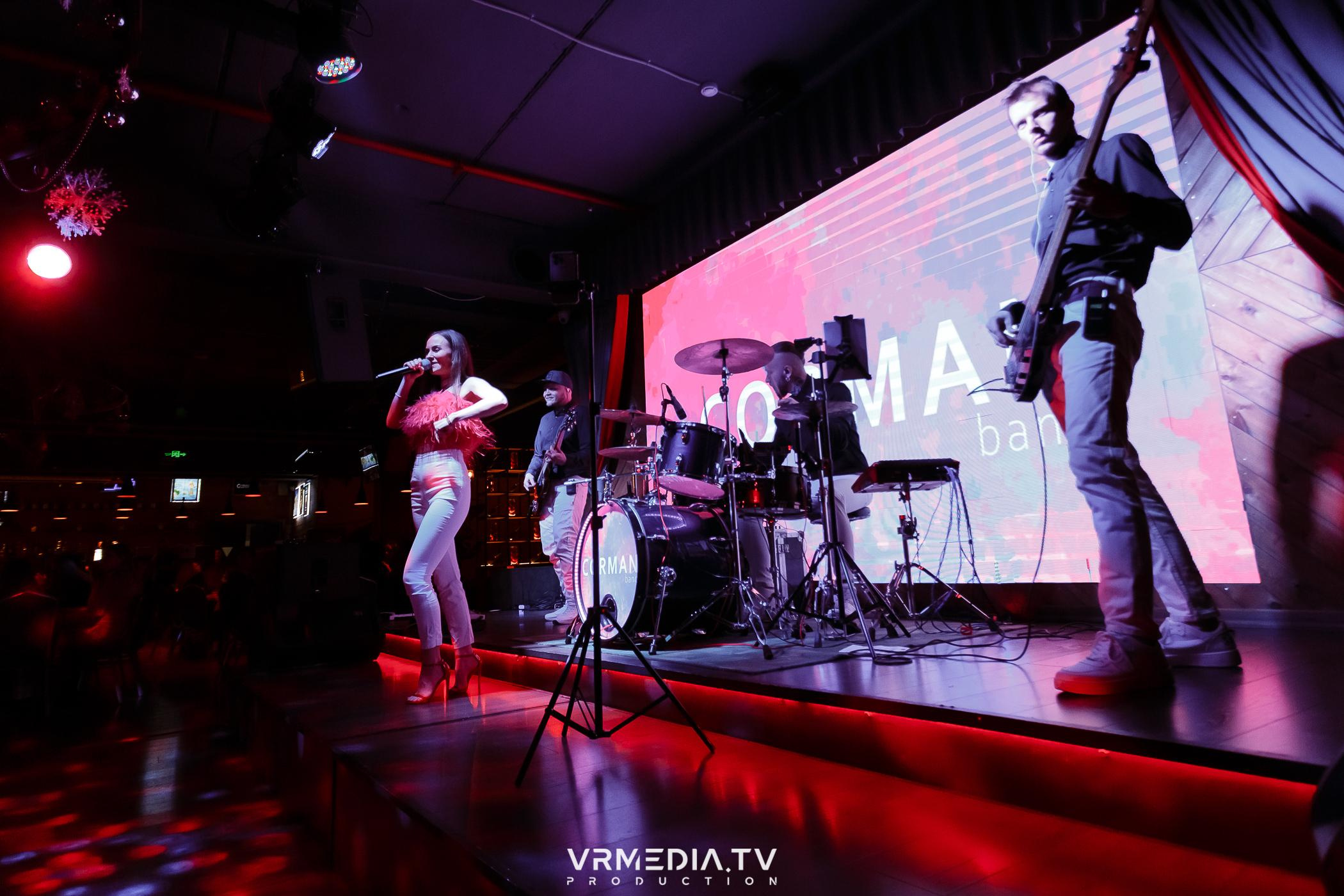 Жаркий новогодний корпоратив в гриль-баре «Жара»