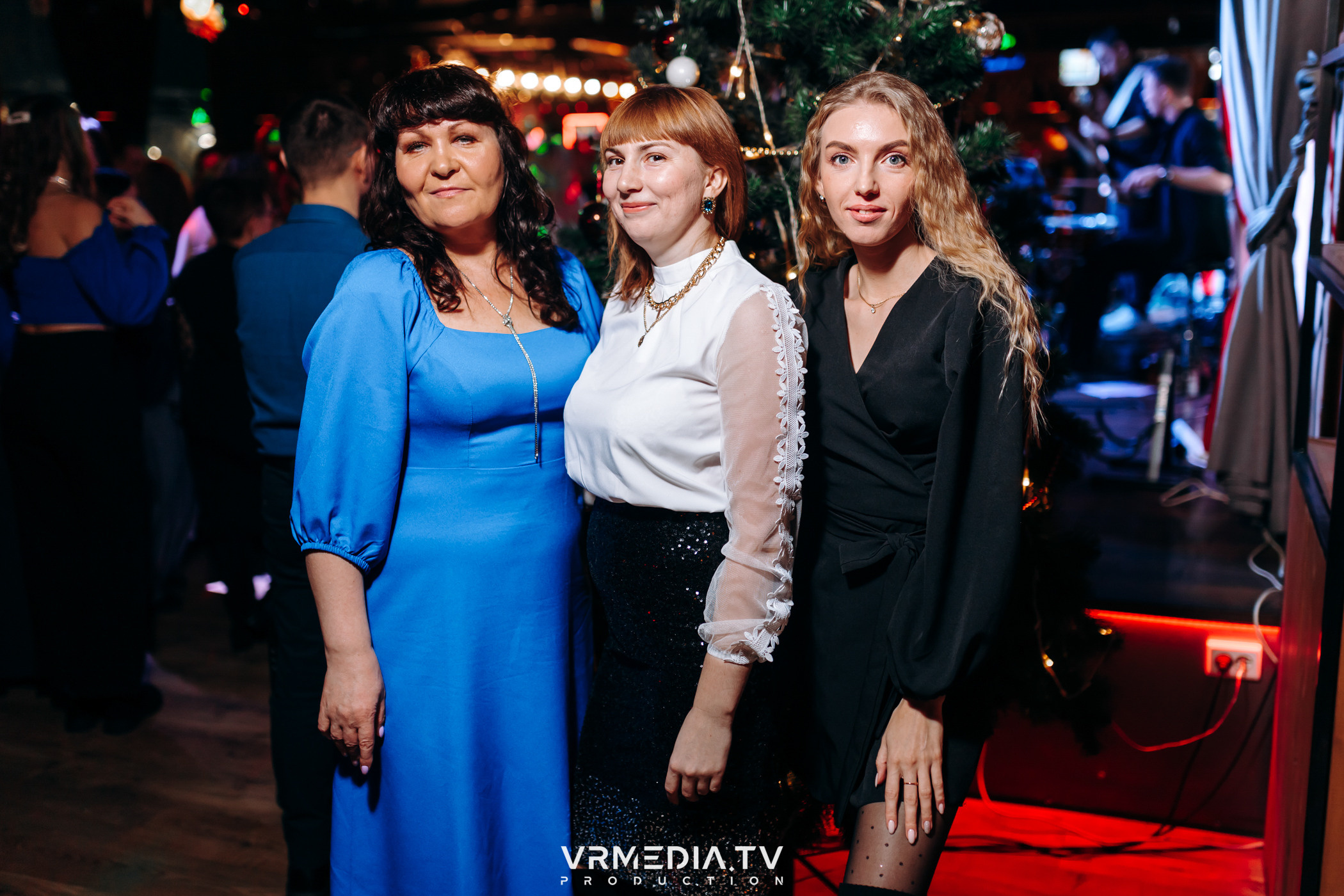 Жаркий новогодний корпоратив в гриль-баре «Жара»