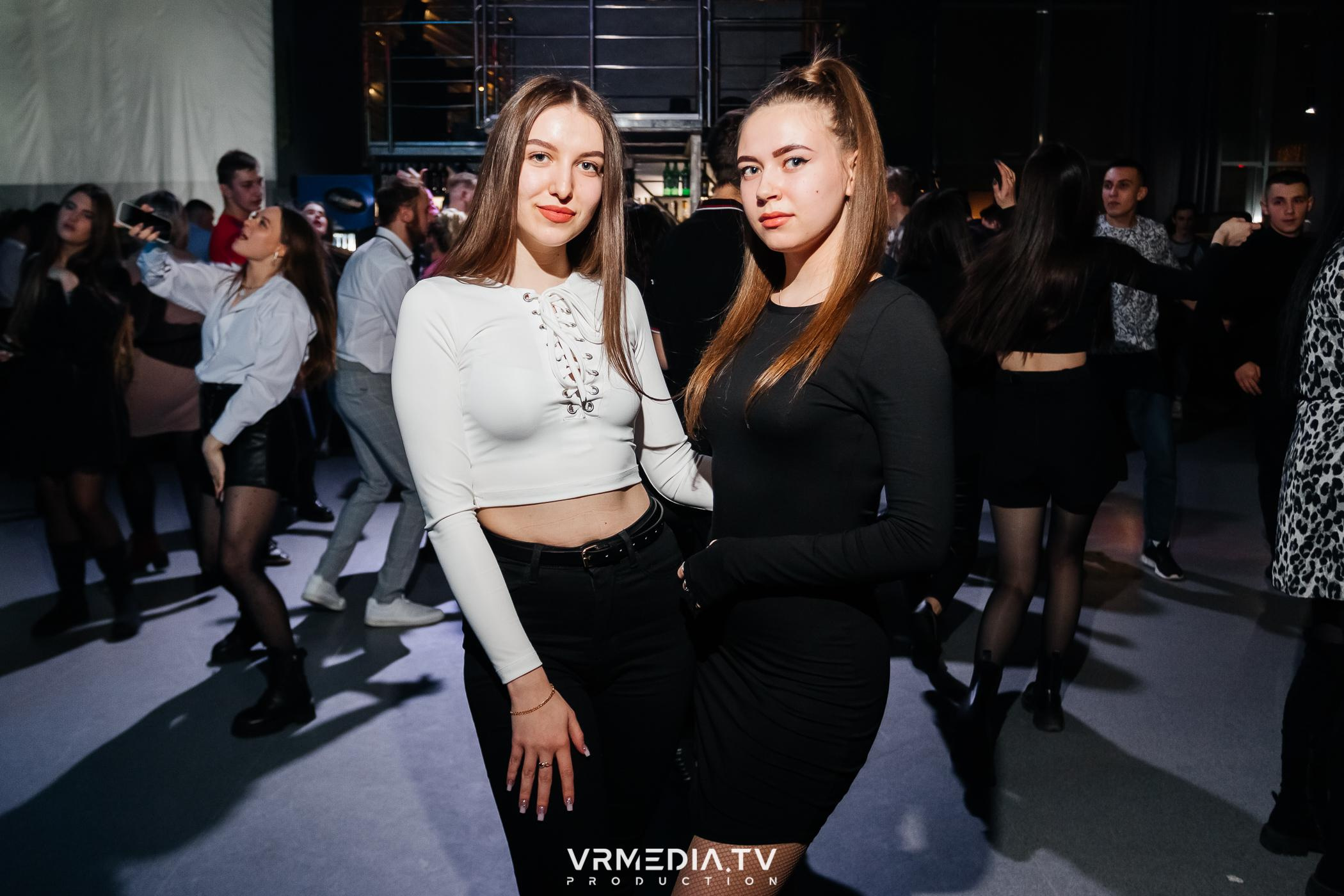 Выходные в баре «DOSKI»