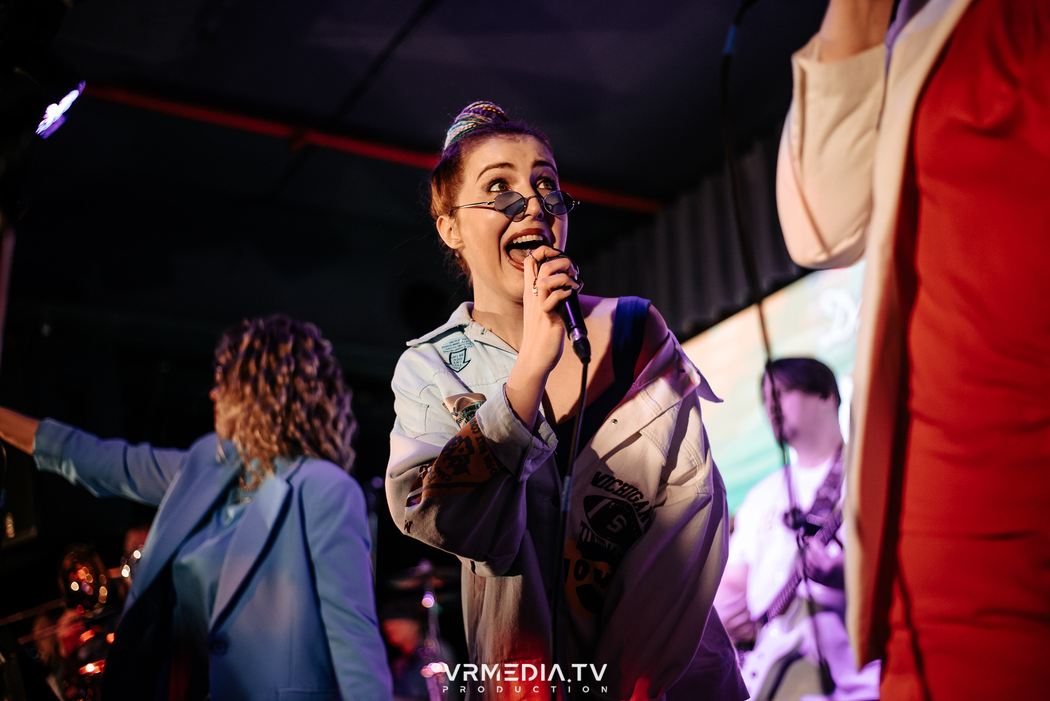 Джазовая среда: BBQueen: Переменная облачность