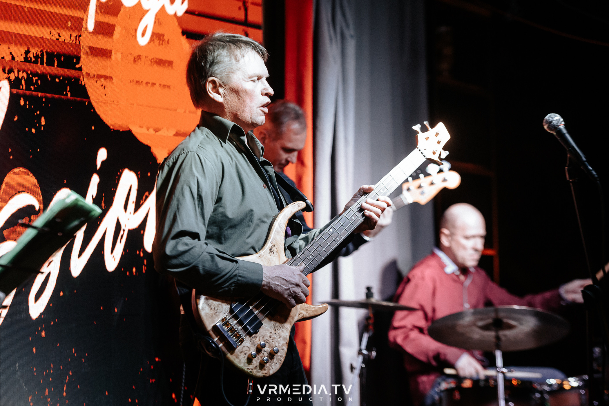 Джазовая среда: Джаз Замечательных Людей (Новосибирск)