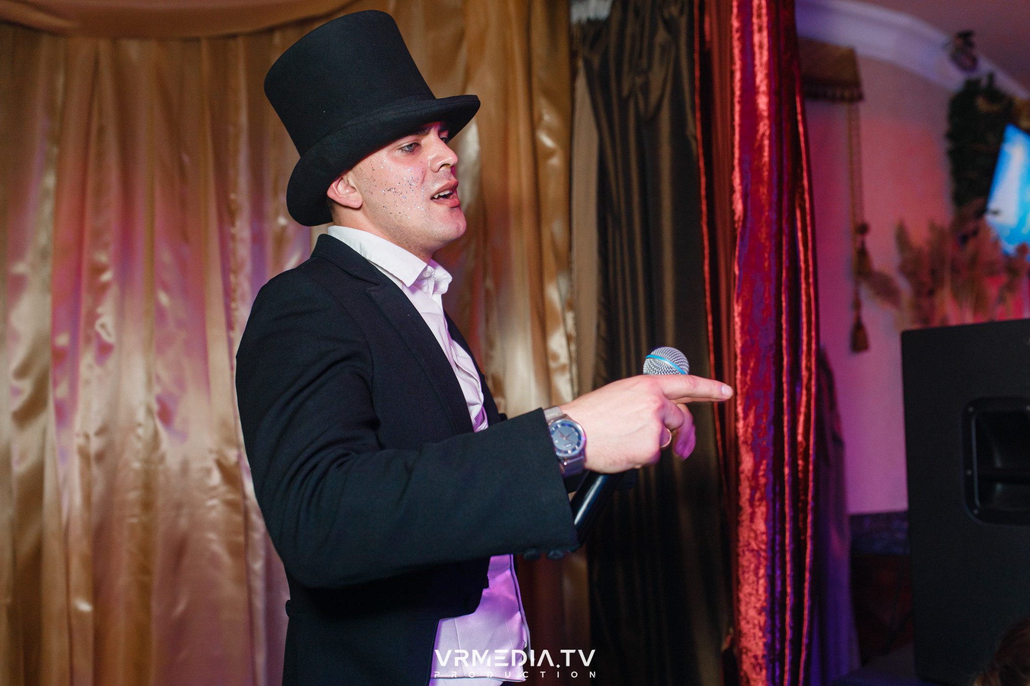 «Новогодний Мюзикл» в ресторане «Лазурный Берег»