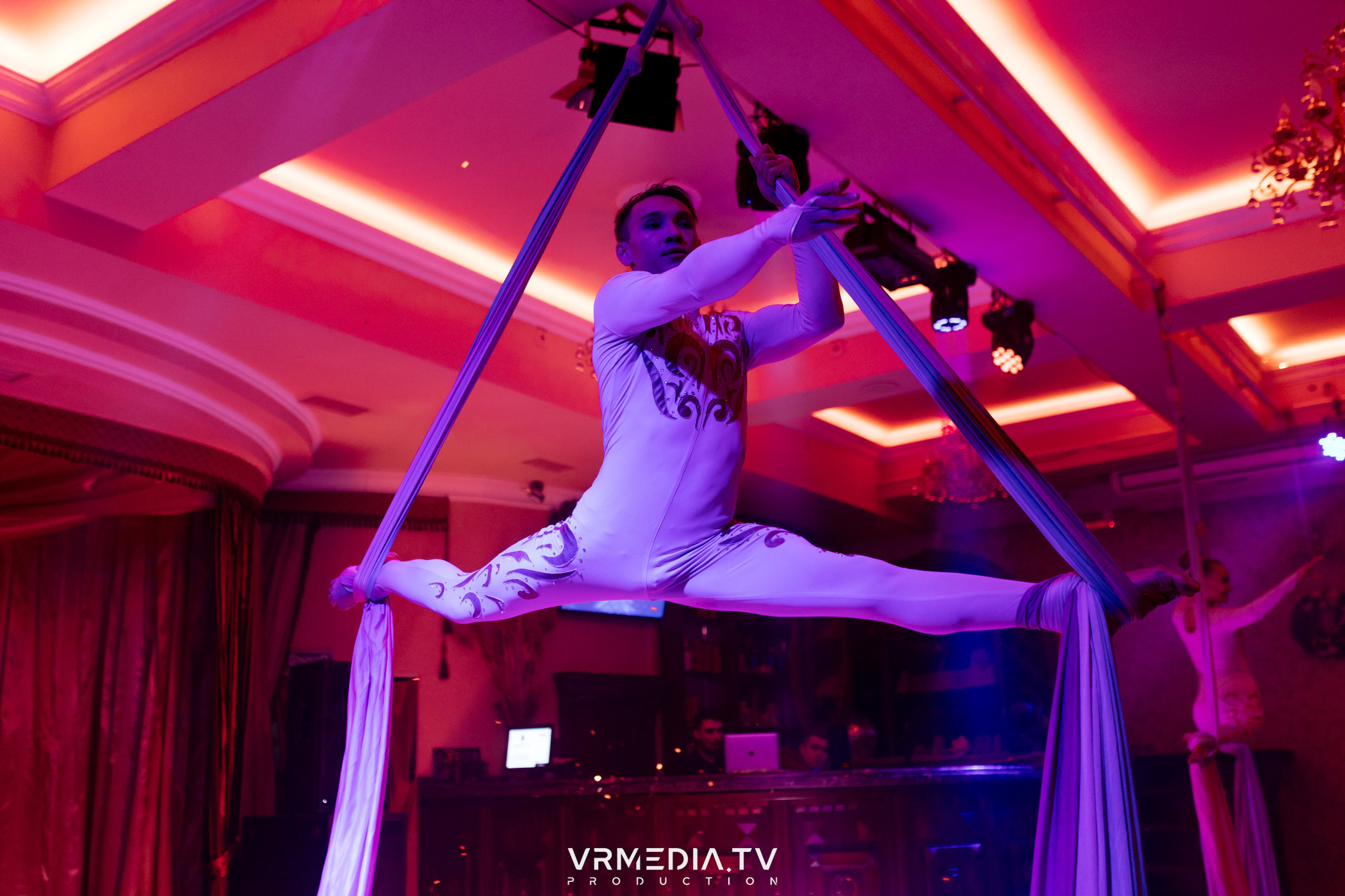 «Новогодний Мюзикл» в ресторане «Лазурный Берег»