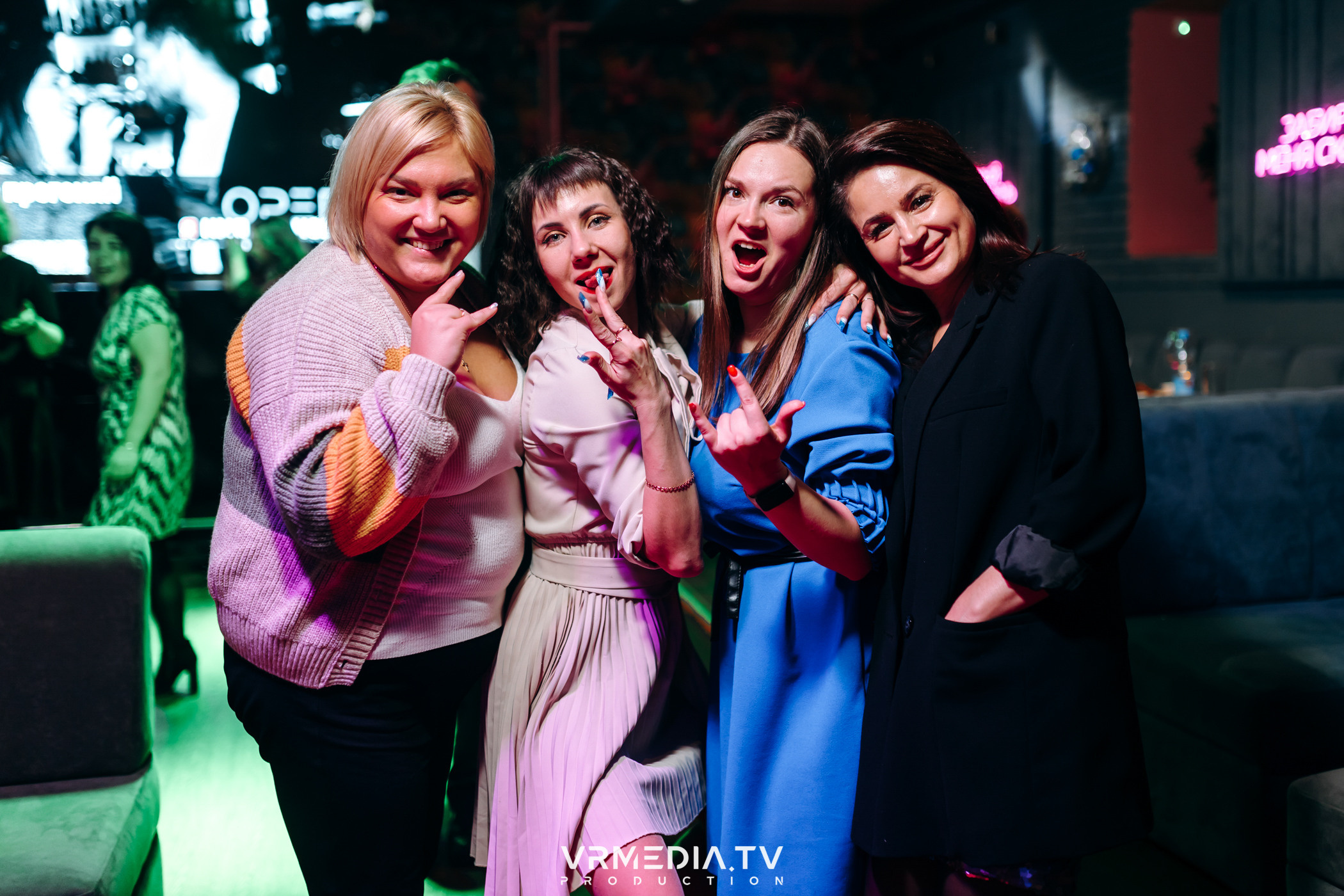 Новогодние корпоративы в караоке-баре «Опера»