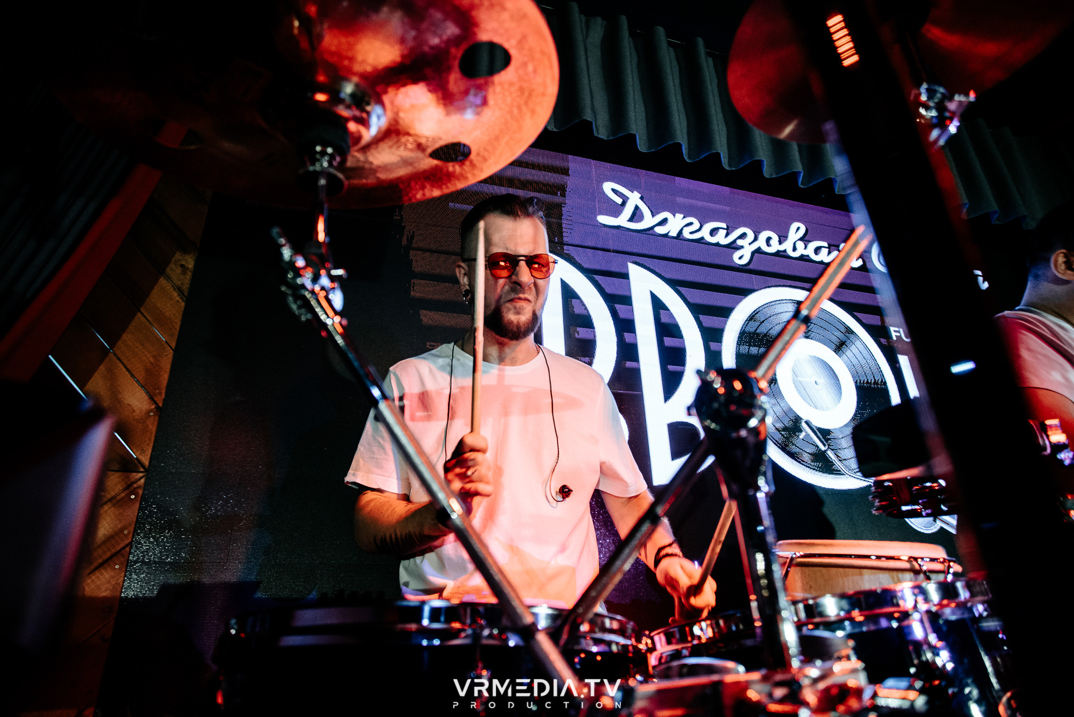 Джазовая среда: BBQueen: Переменная облачность