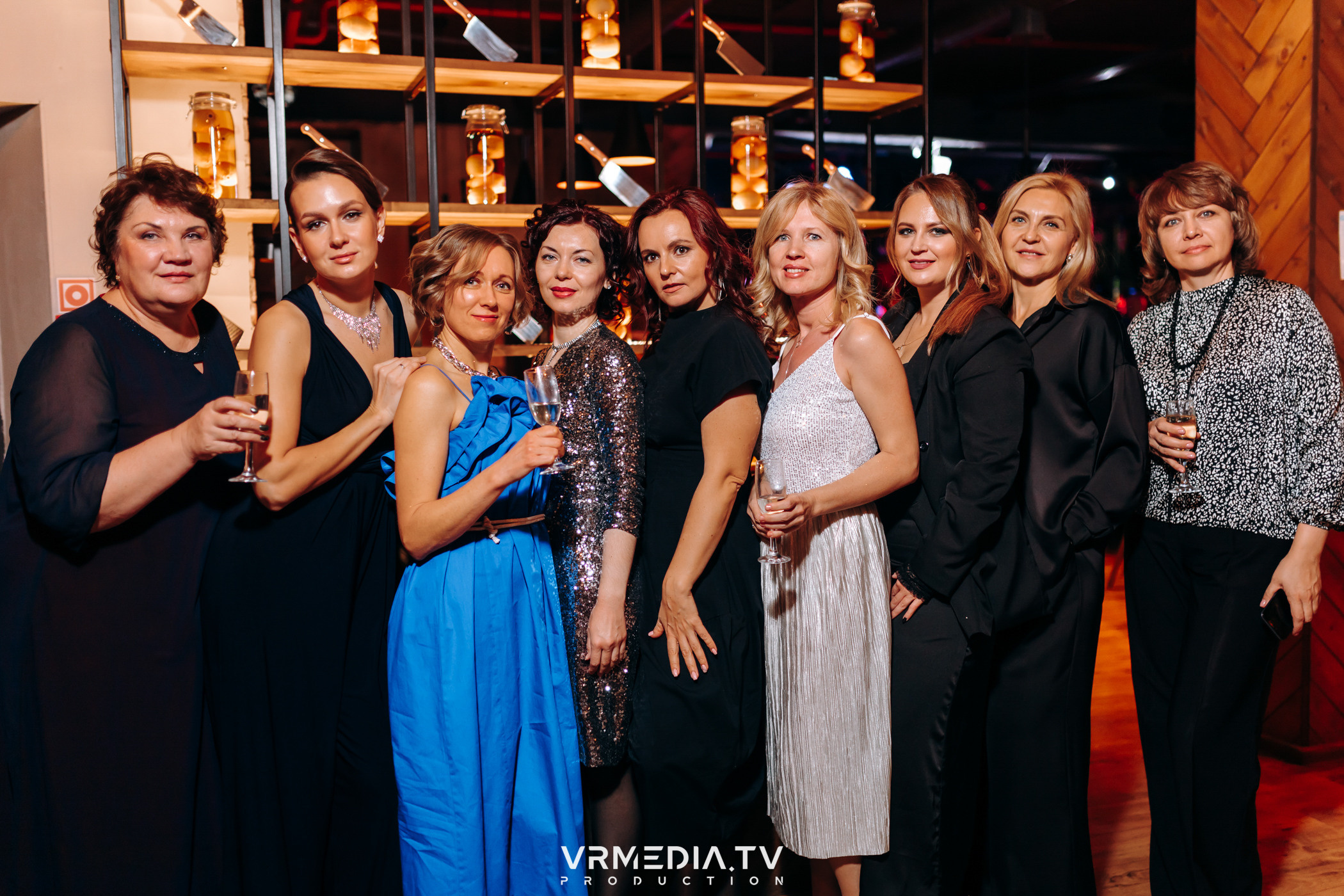 Жаркий новогодний корпоратив в гриль-баре «Жара»