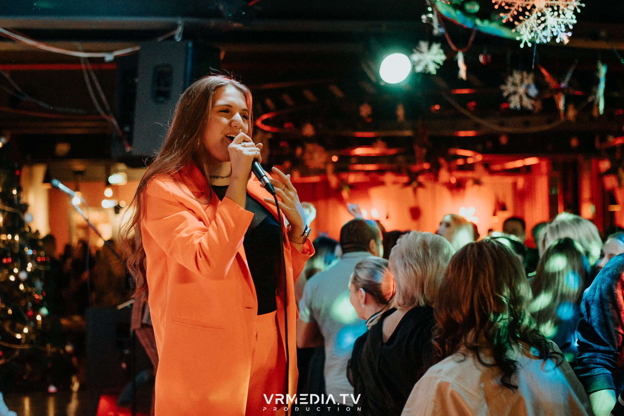 Жаркий новогодний корпоратив в гриль-баре «Жара»