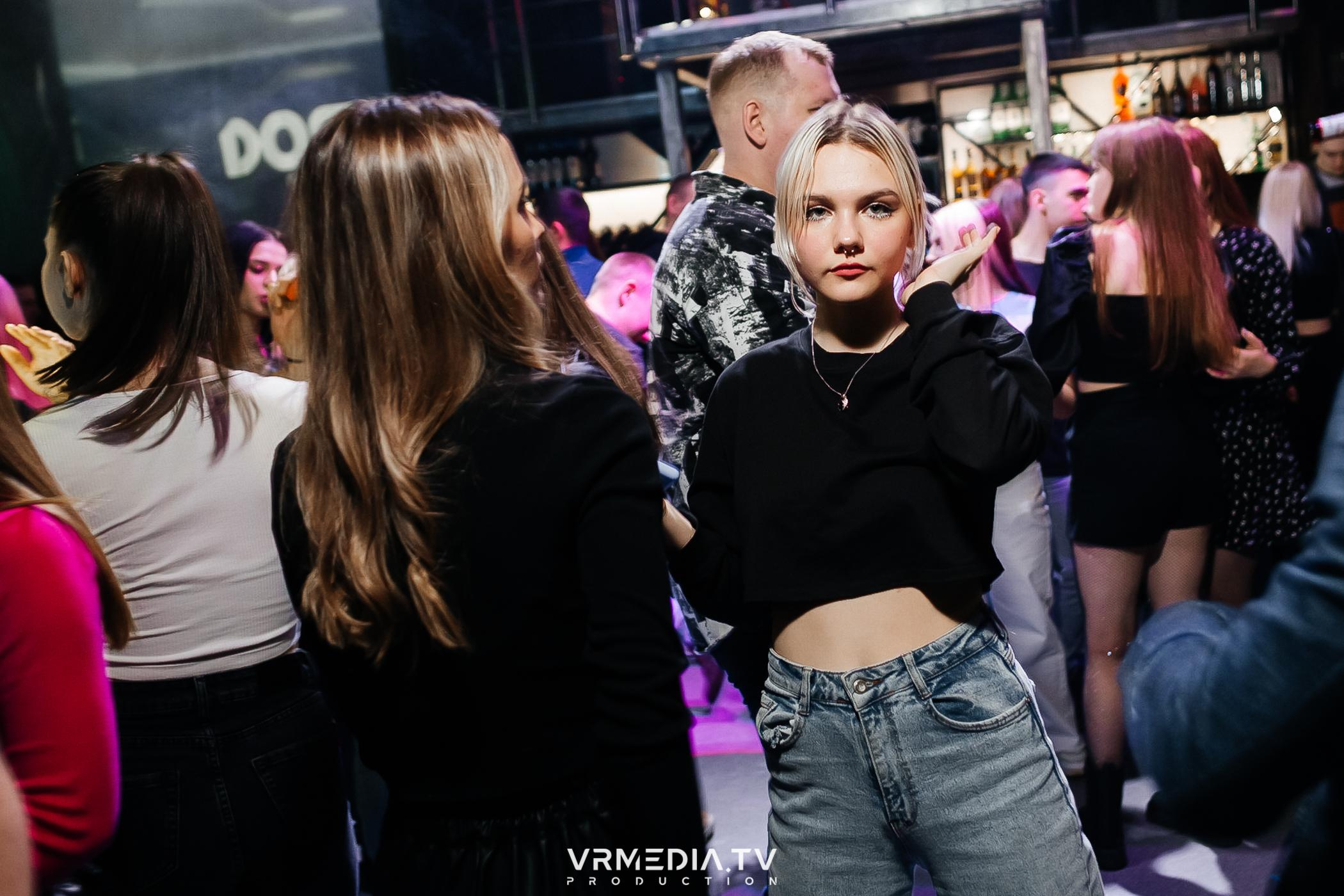 Выходные в баре «DOSKI»